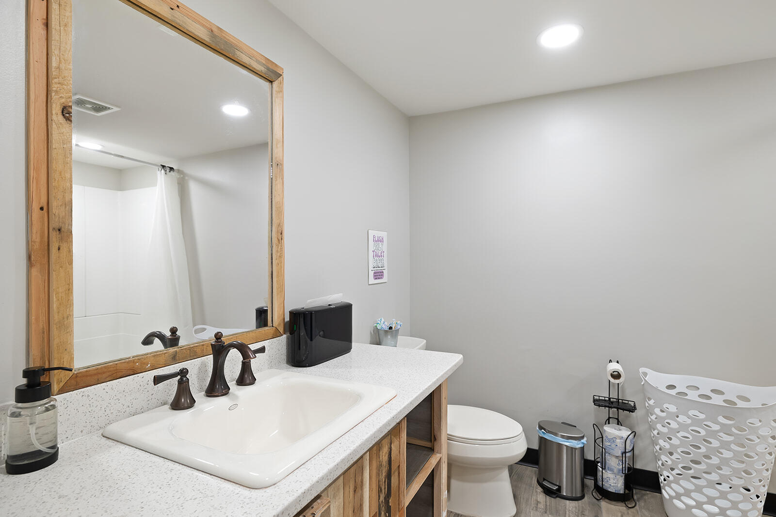 401 West Mcdaniel Street Property Photo 37