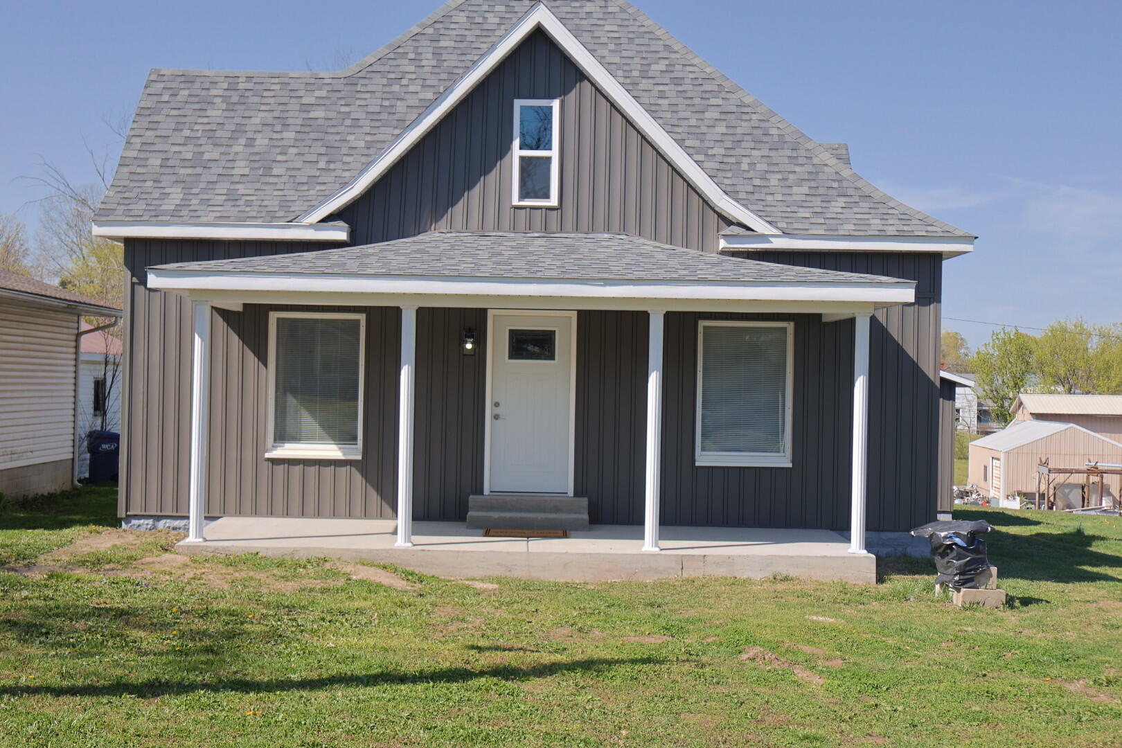 202 West Maple Street Property Photo