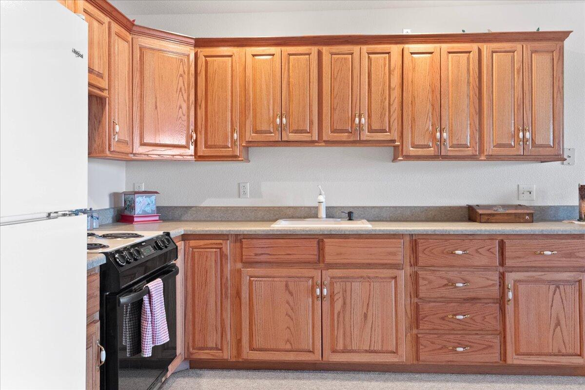 500 Navajo Trail Property Photo 47