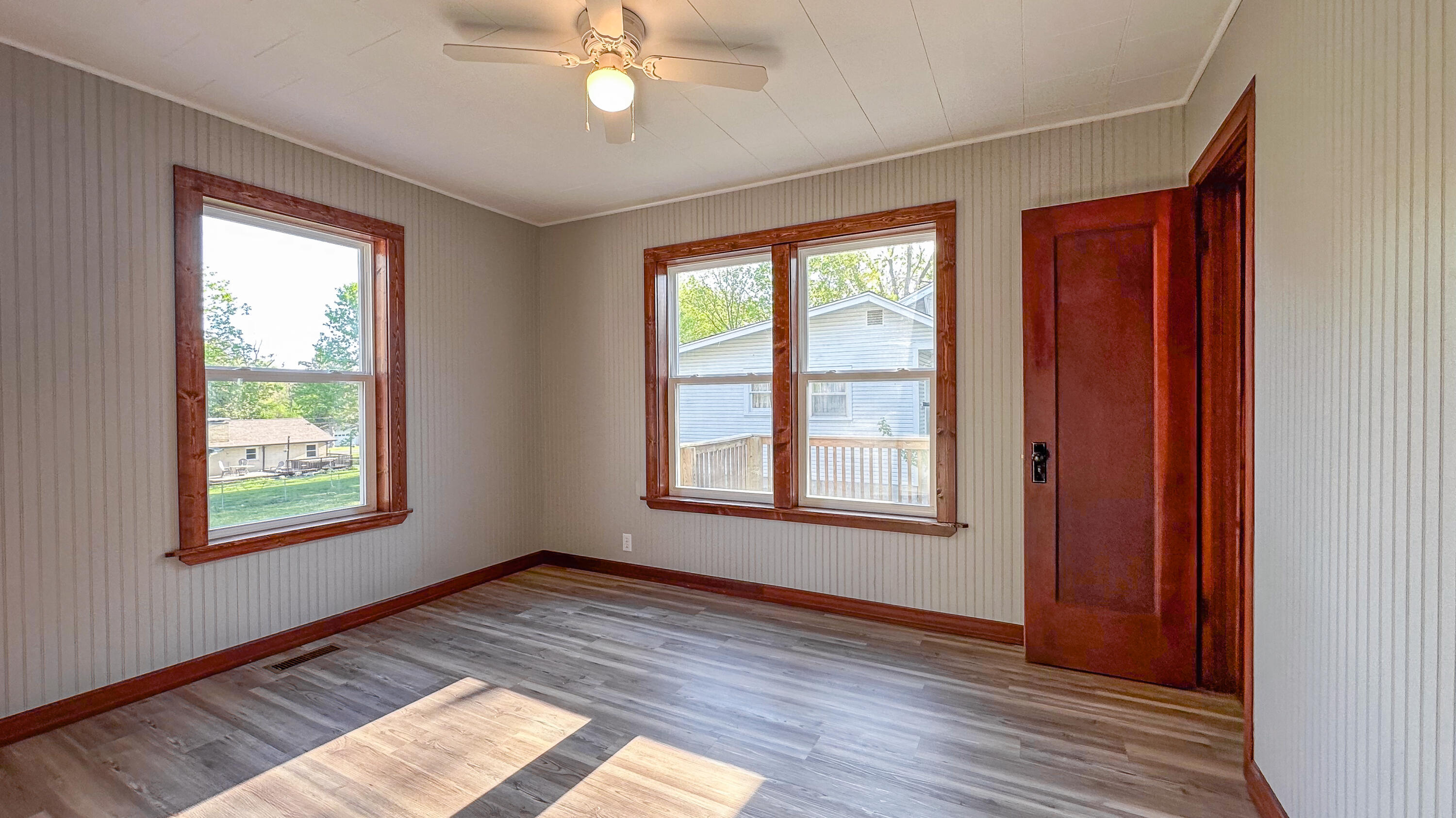 612 East Benton Avenue Property Photo 12