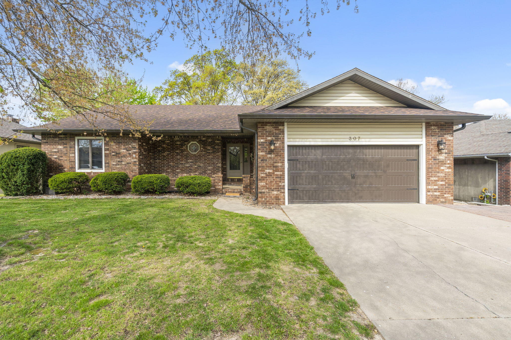 307 North Gregg Road Property Photo 1