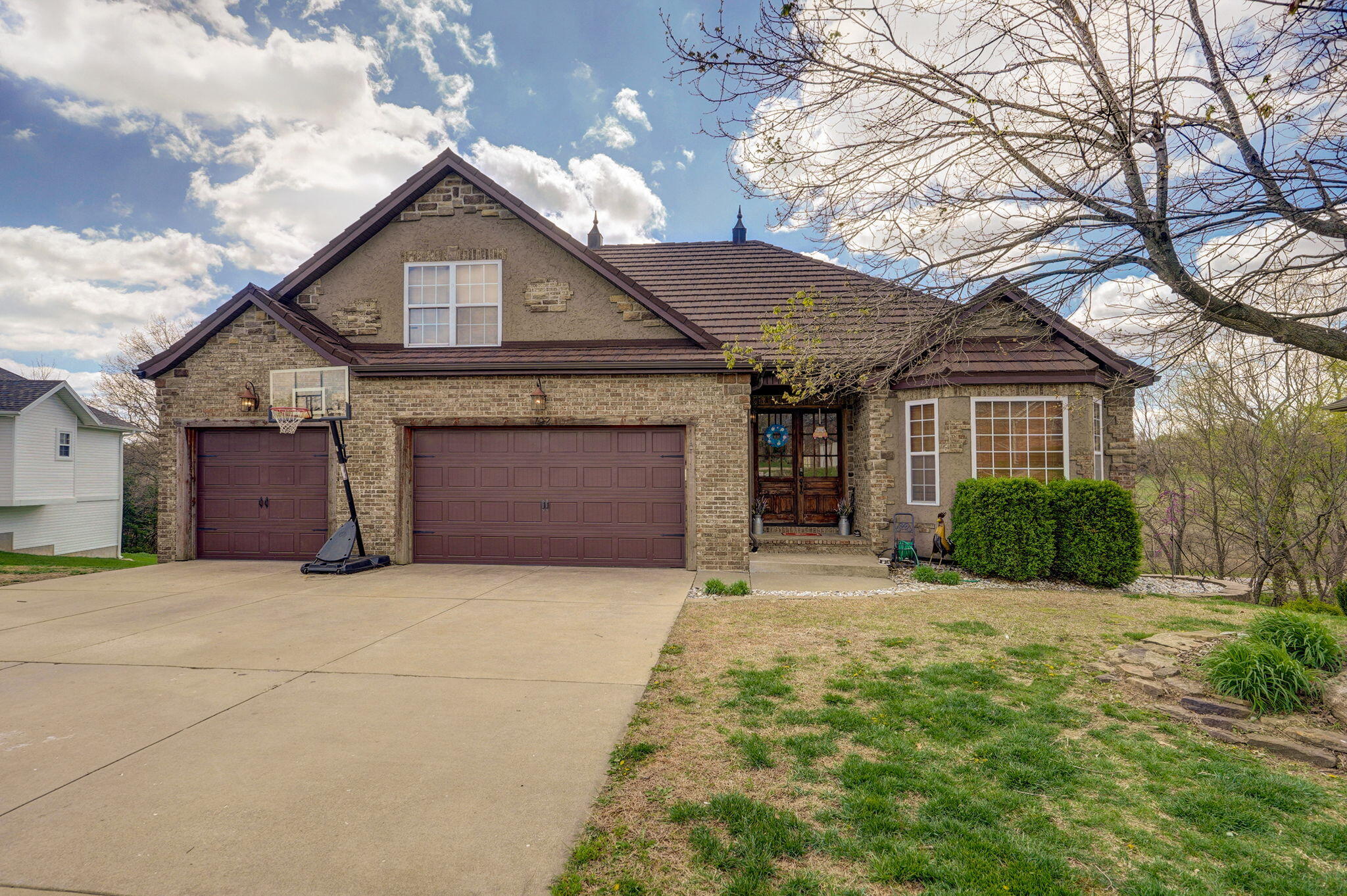 792 Rippling Creek Road Property Photo 6