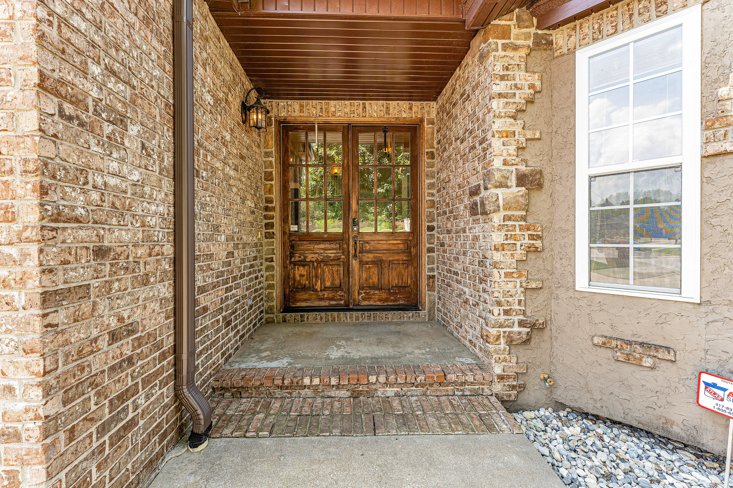792 Rippling Creek Road Property Photo 6