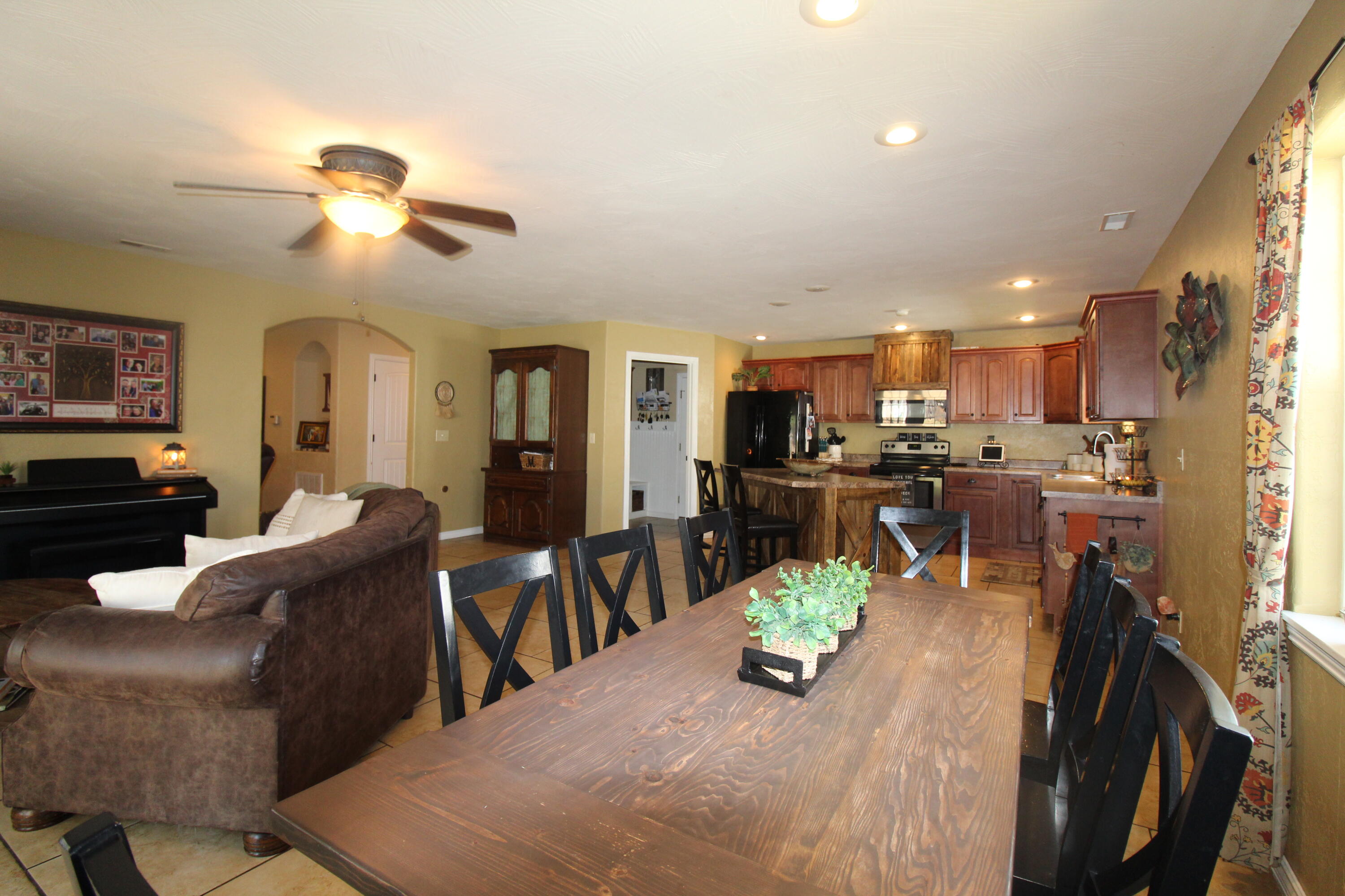 2430 South Ferguson Avenue Property Photo 6