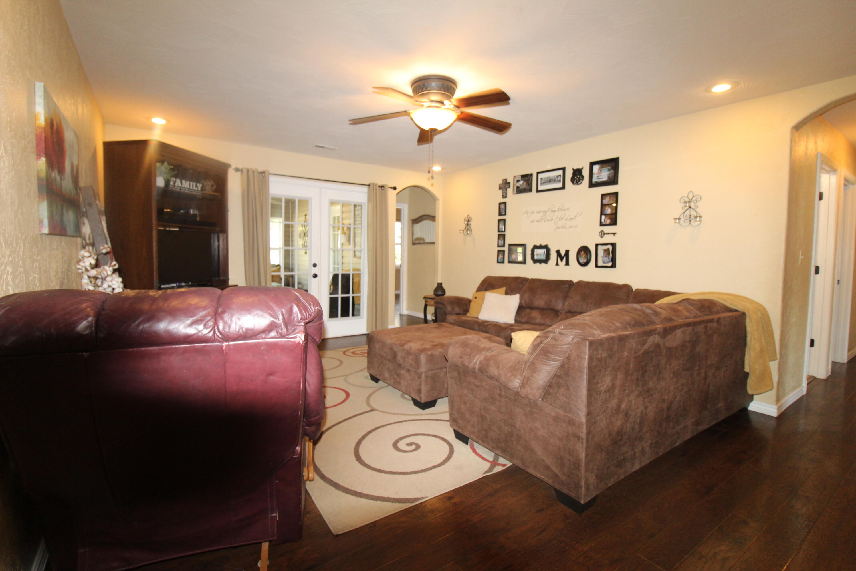 2430 South Ferguson Avenue Property Photo 9