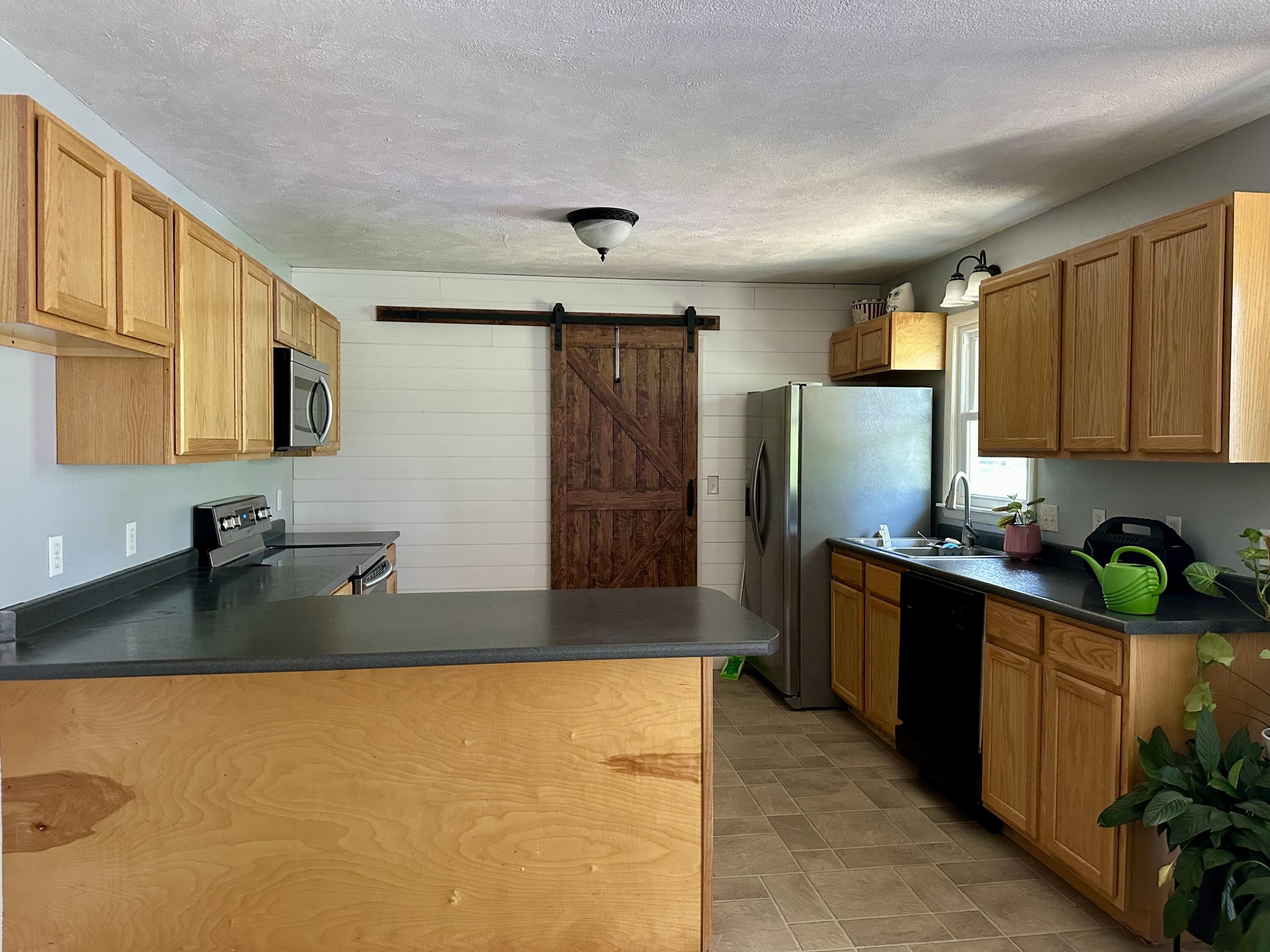 85 Peggy Avenue Property Photo 9
