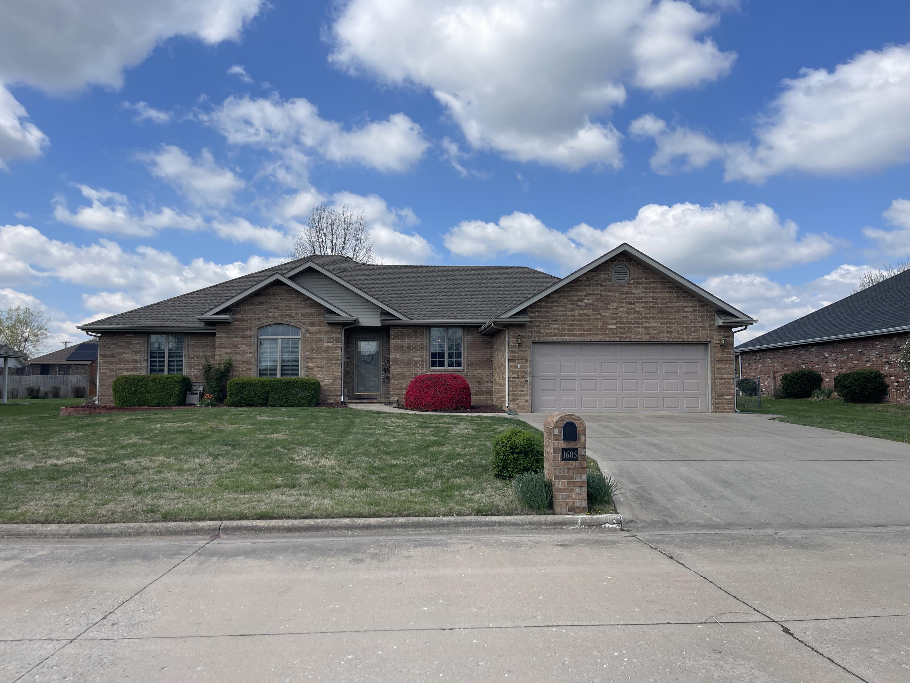 1605 South Meadow Lane Property Photo