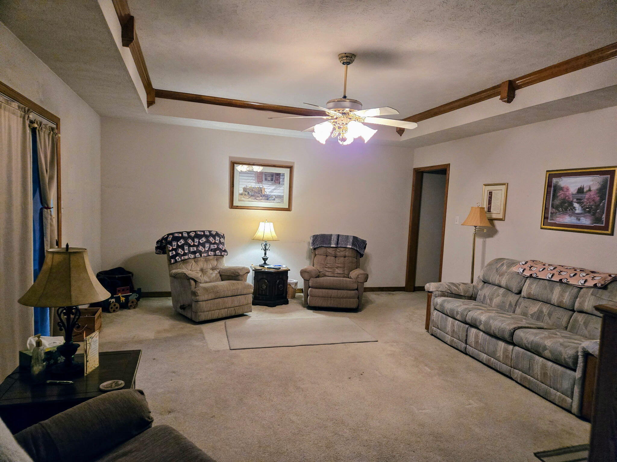 1916 Meadowbrook Drive Property Photo 3