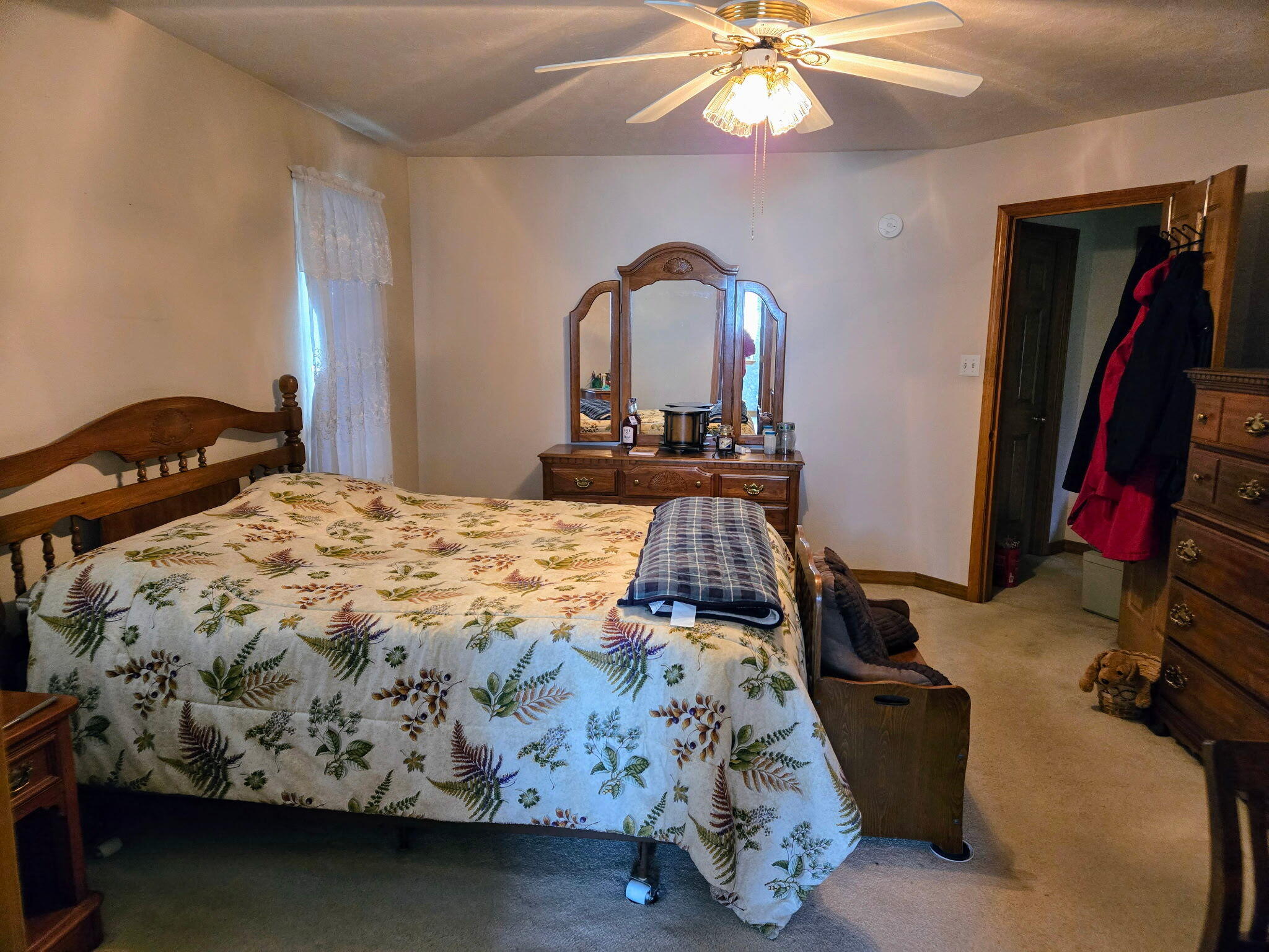 1916 Meadowbrook Drive Property Photo 8