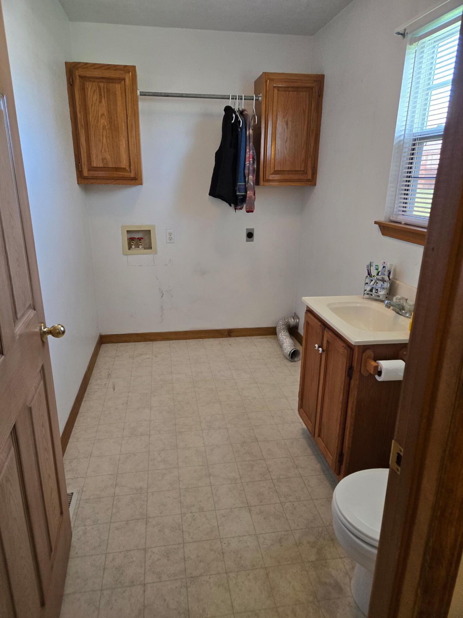 1916 Meadowbrook Drive Property Photo 19