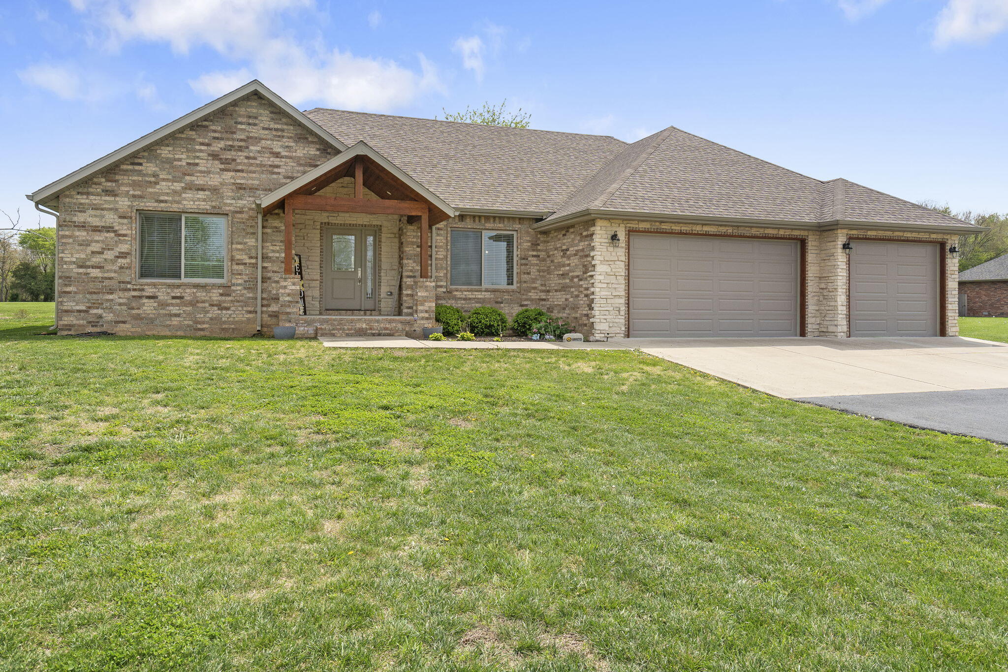 1758 West Big Meadows Lane Property Photo 3