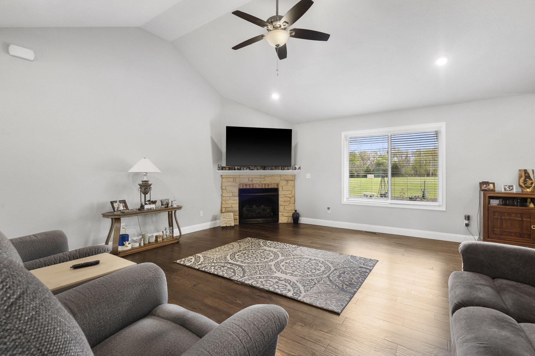 1758 West Big Meadows Lane Property Photo 8
