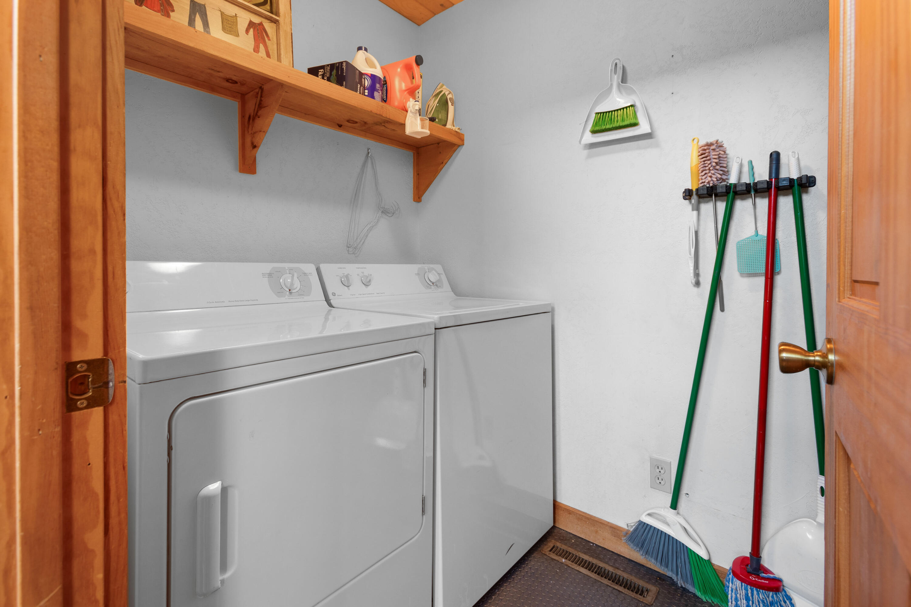 18114 Farm Road 2259 Property Photo 23