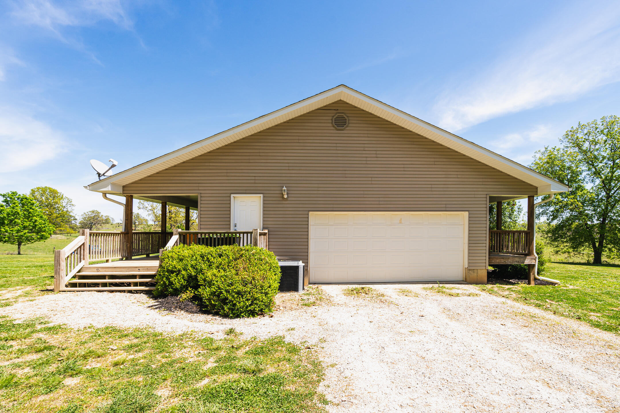 4499 County Road 4300 Property Photo 17