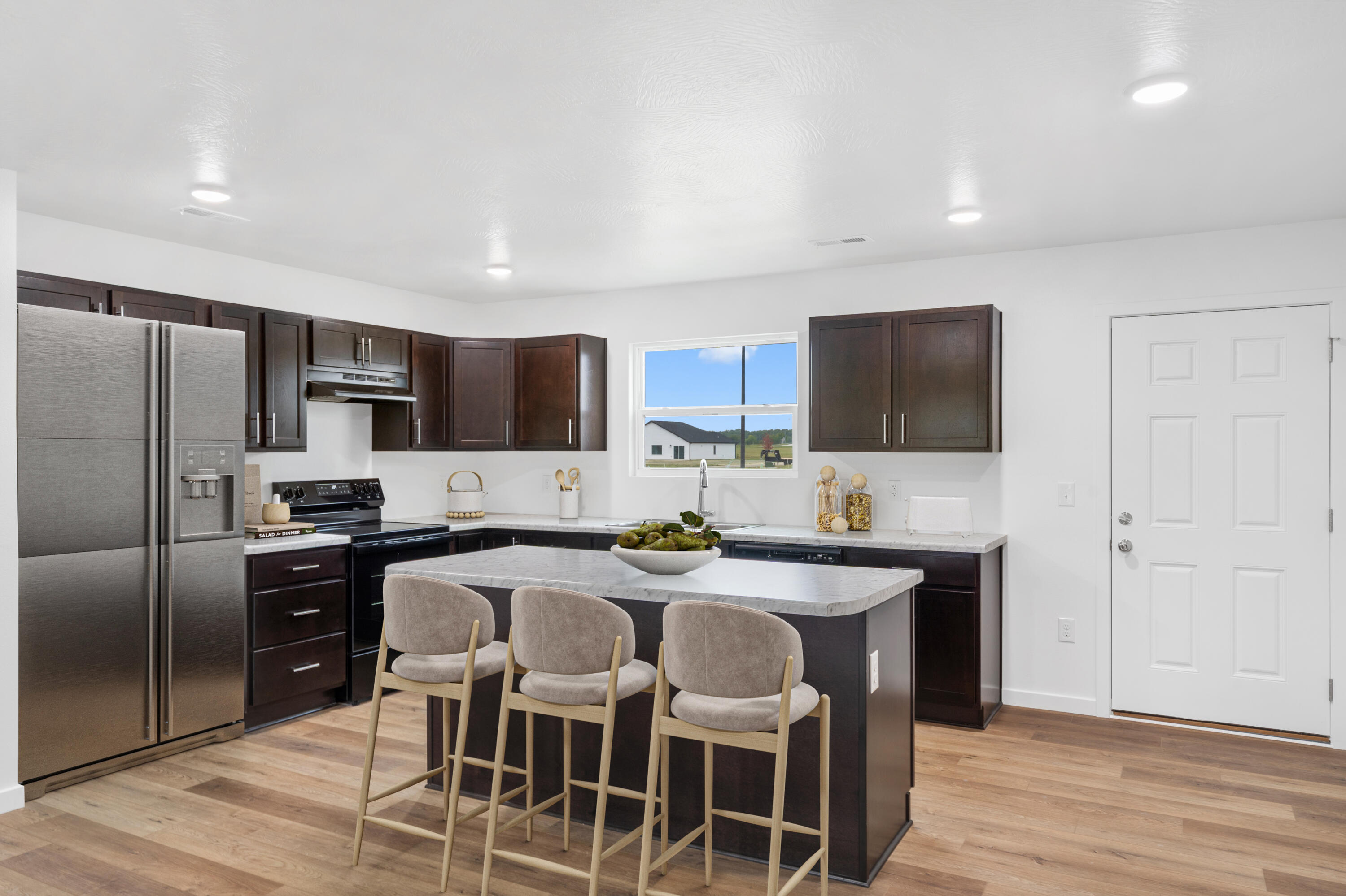 477 Lennox Street Property Photo 6