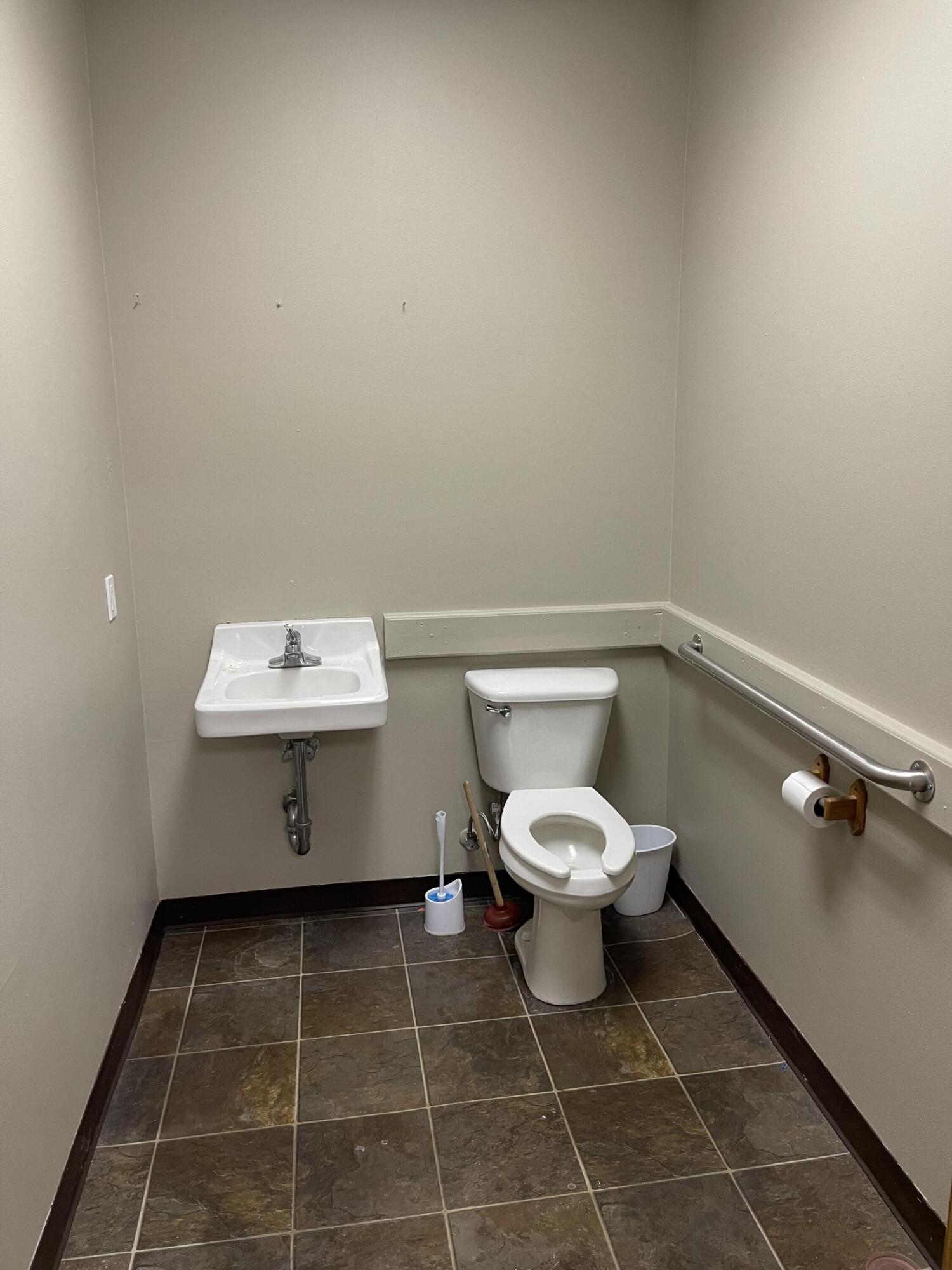 801 East 15th Street Property Photo 4