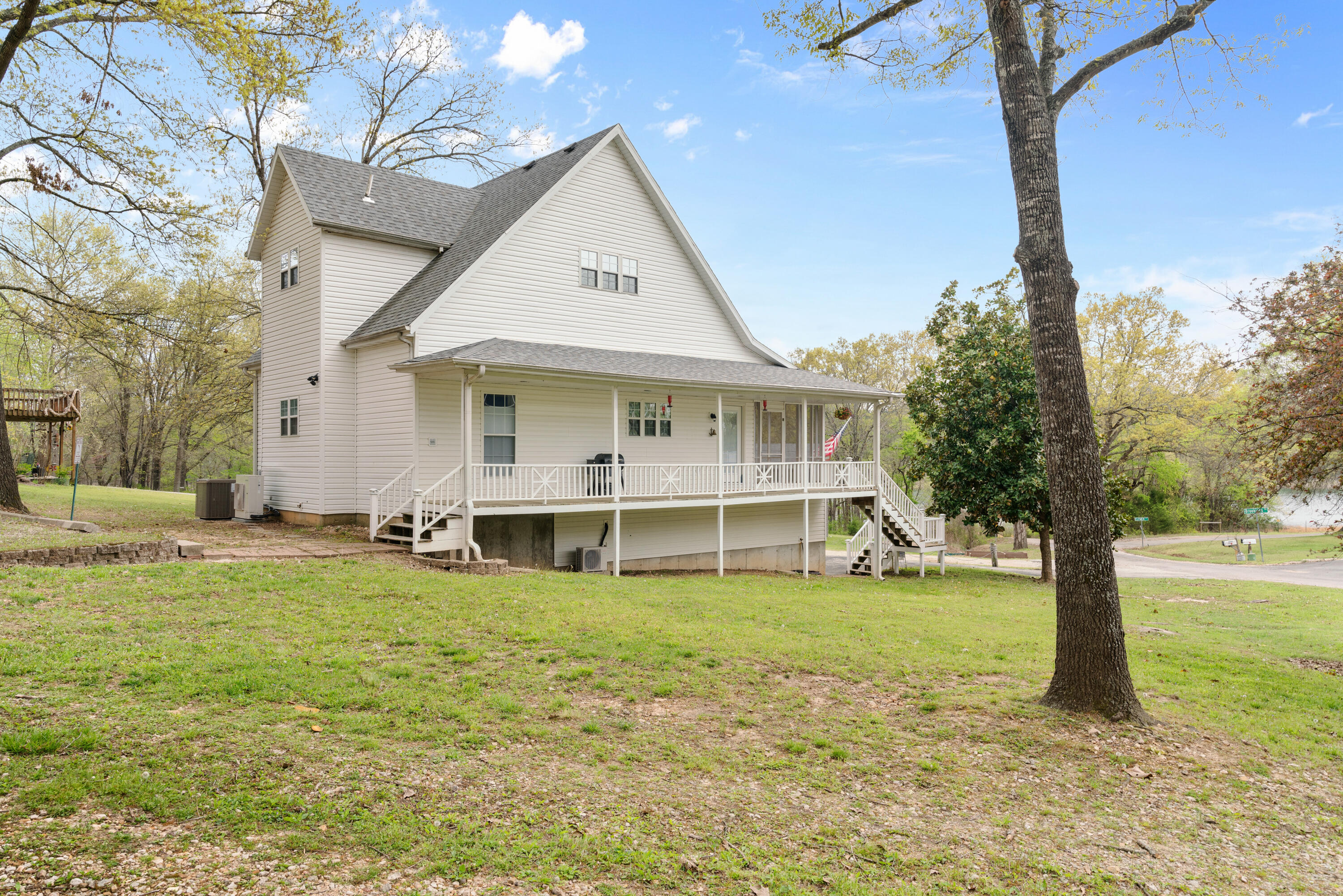 558 Brookings Road Property Photo 3