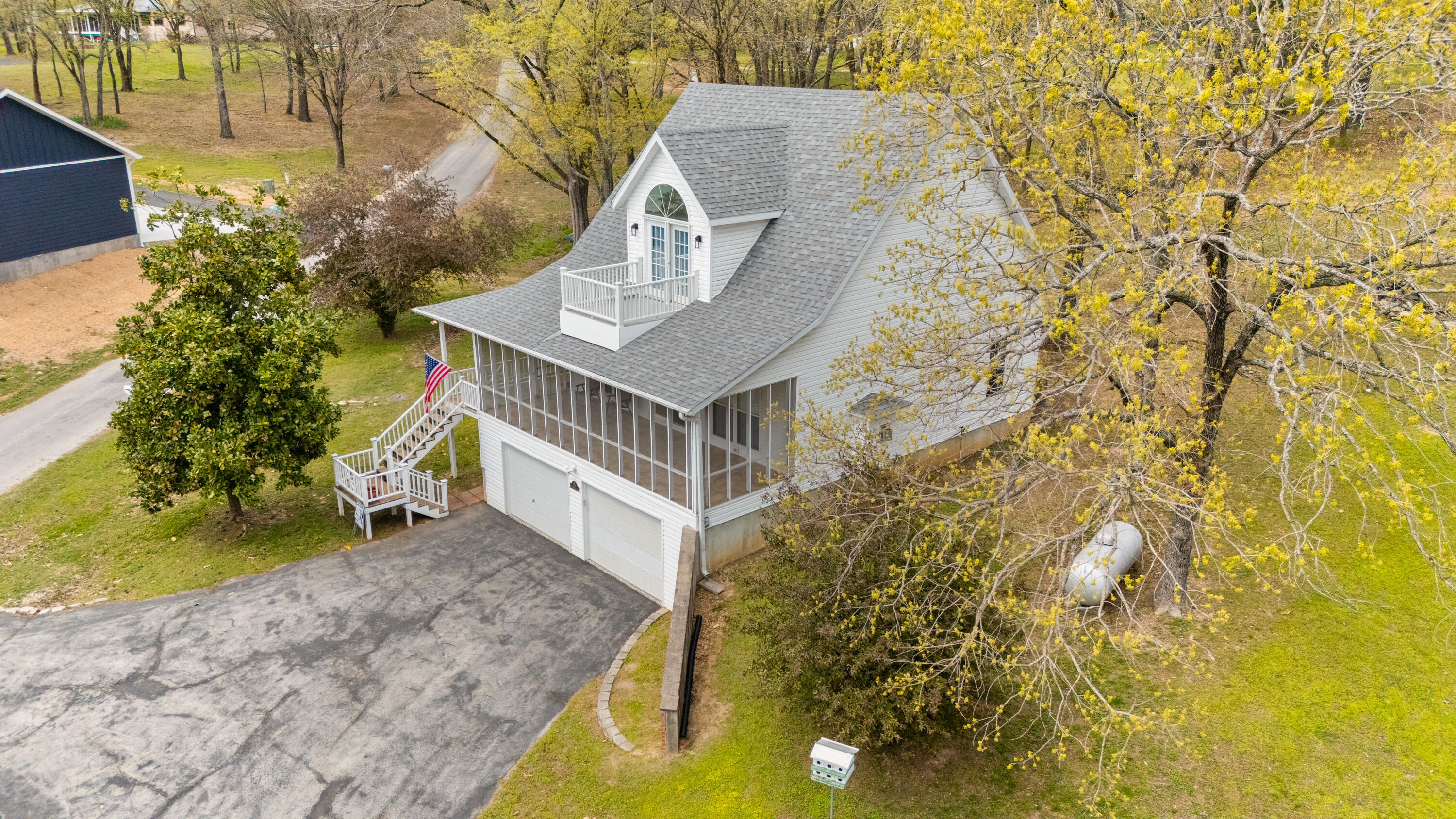 558 Brookings Road Property Photo 6