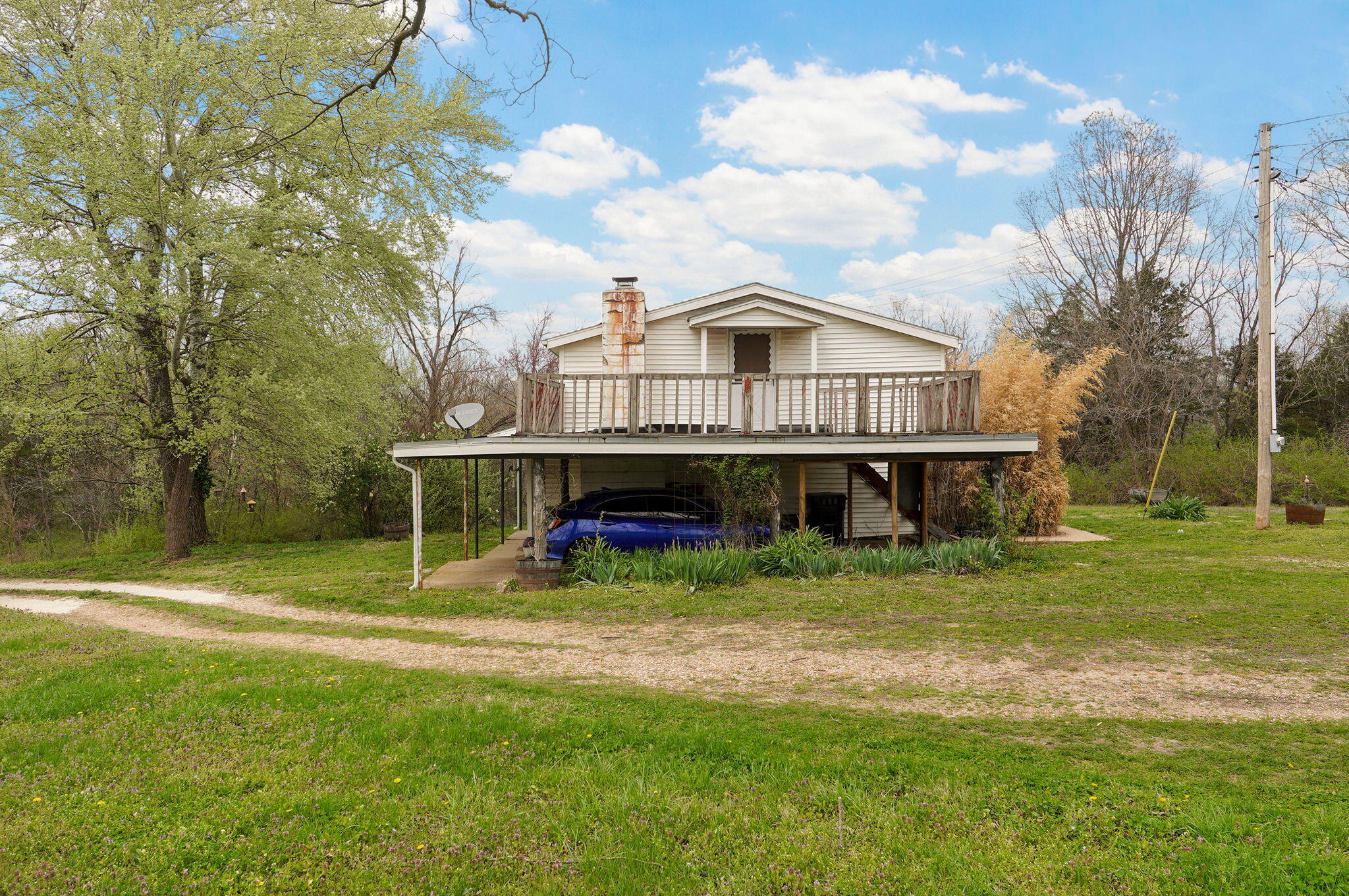 7052 East Farm Road 50 Property Photo 7