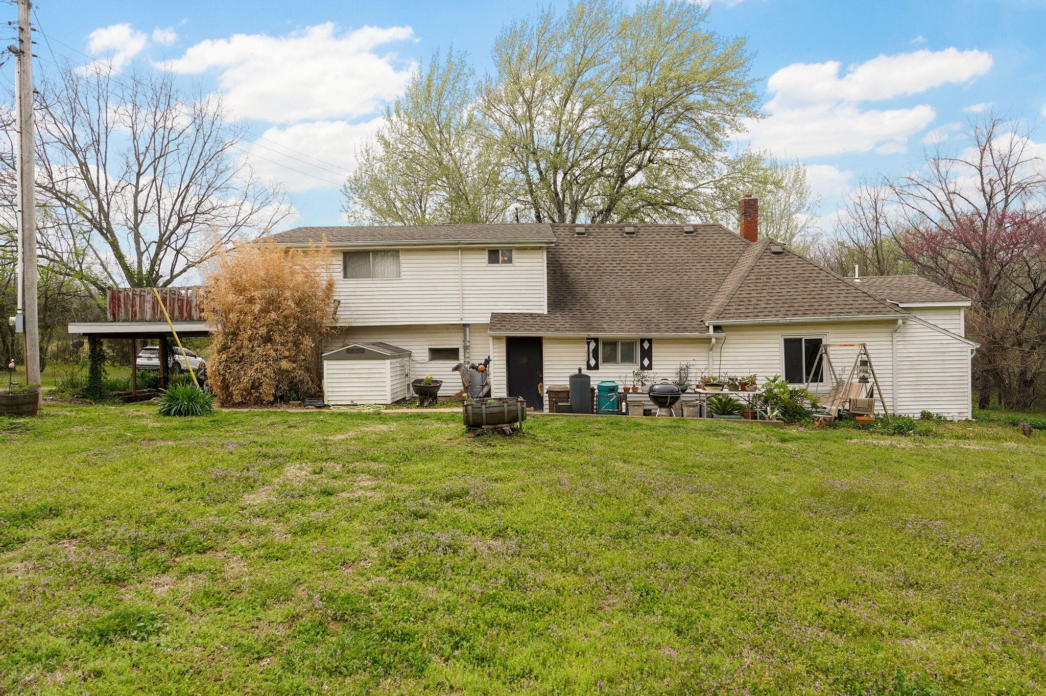 7052 East Farm Road 50 Property Photo 12