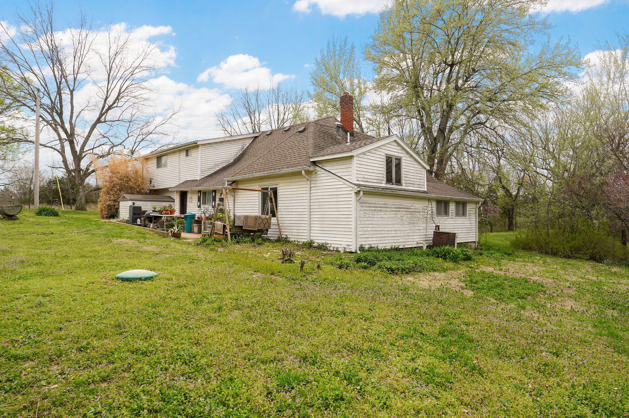 7052 East Farm Road 50 Property Photo 13