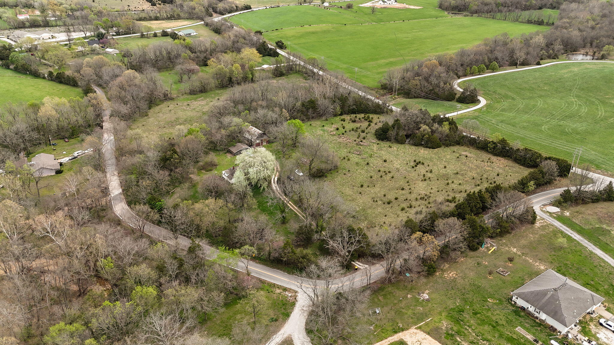7052 East Farm Road 50 Property Photo 40