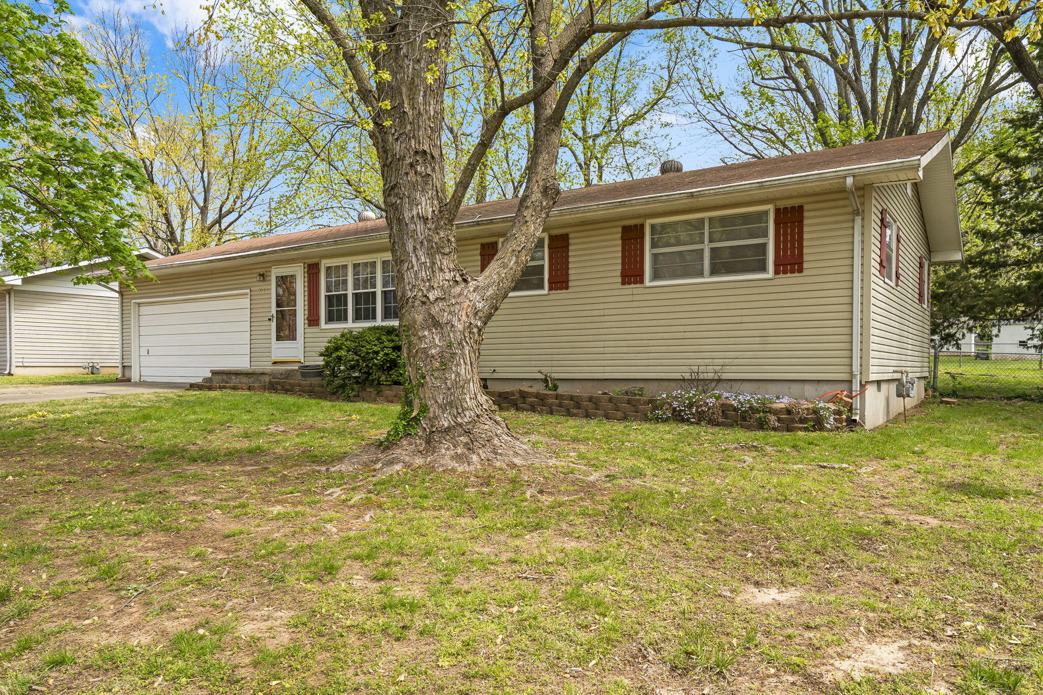 3144 North Pierce Avenue Property Photo 2
