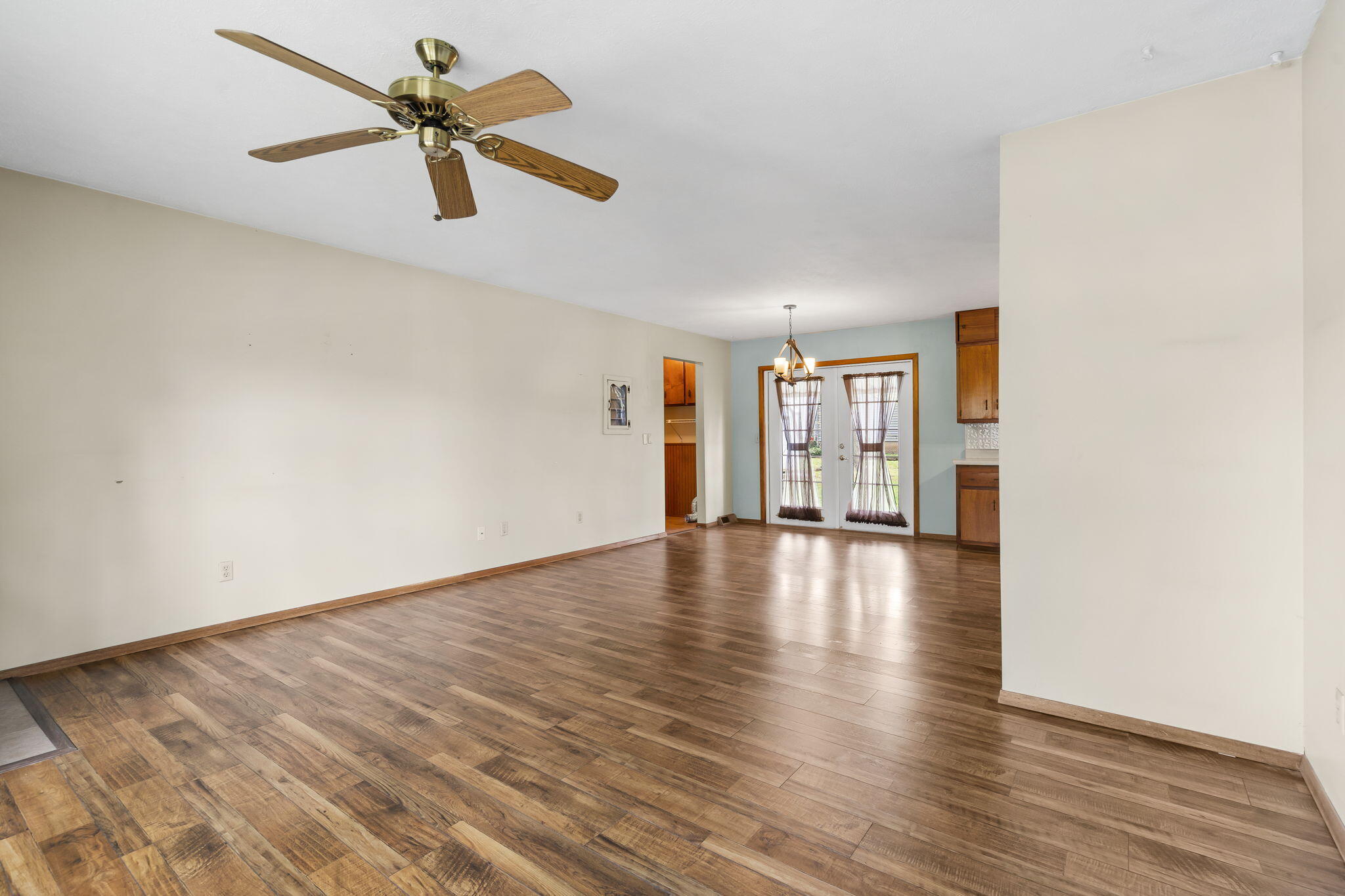 3144 North Pierce Avenue Property Photo 5