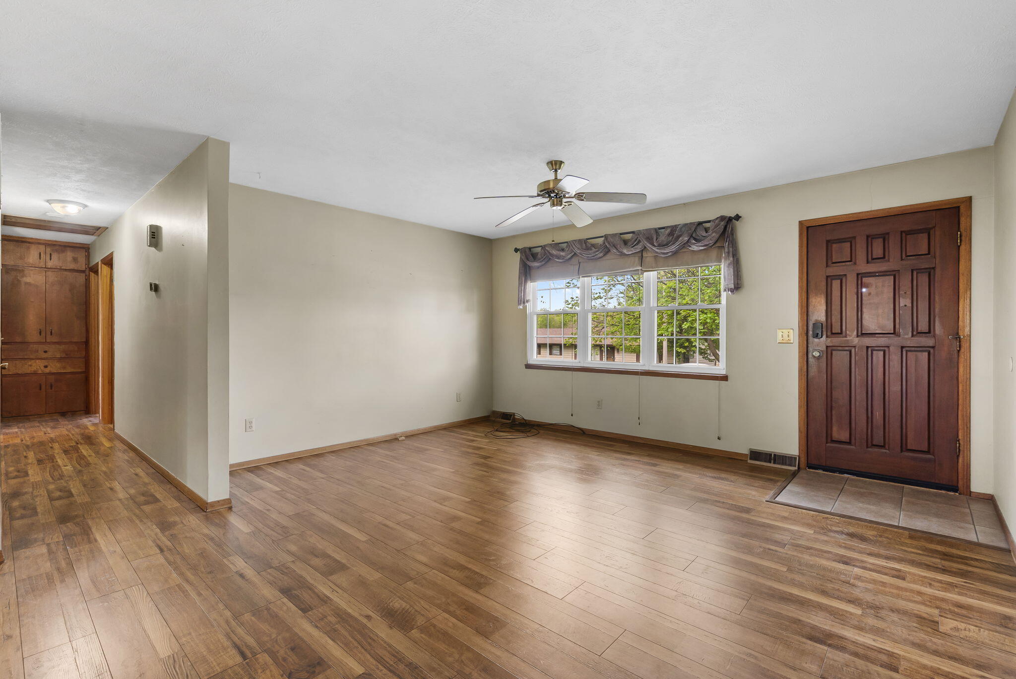 3144 North Pierce Avenue Property Photo 6