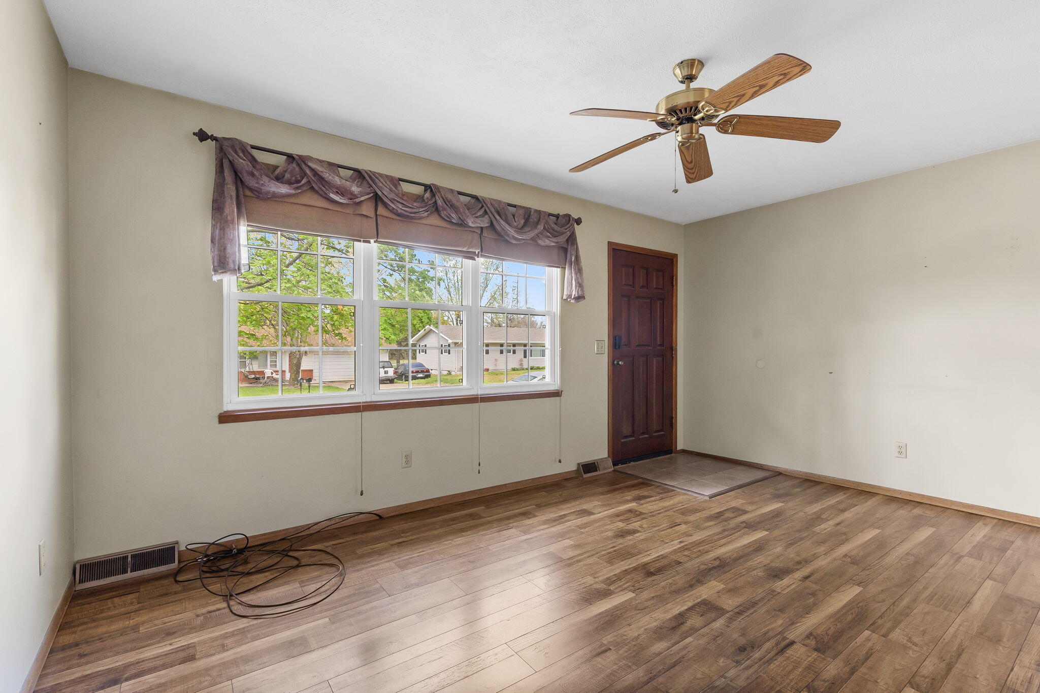 3144 North Pierce Avenue Property Photo 7