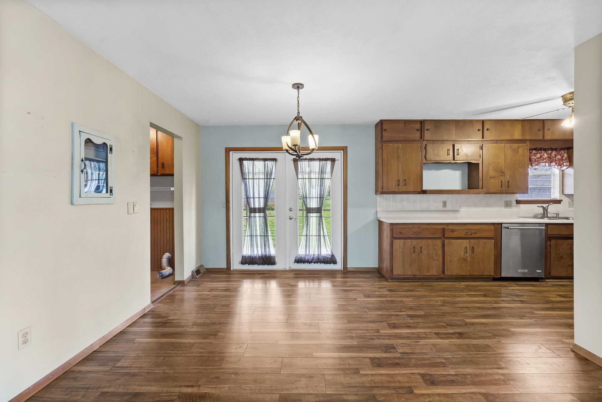 3144 North Pierce Avenue Property Photo 8
