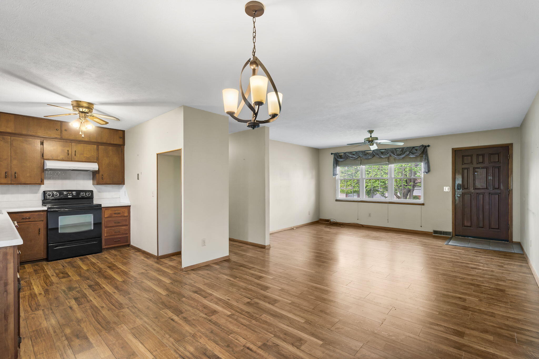 3144 North Pierce Avenue Property Photo 9
