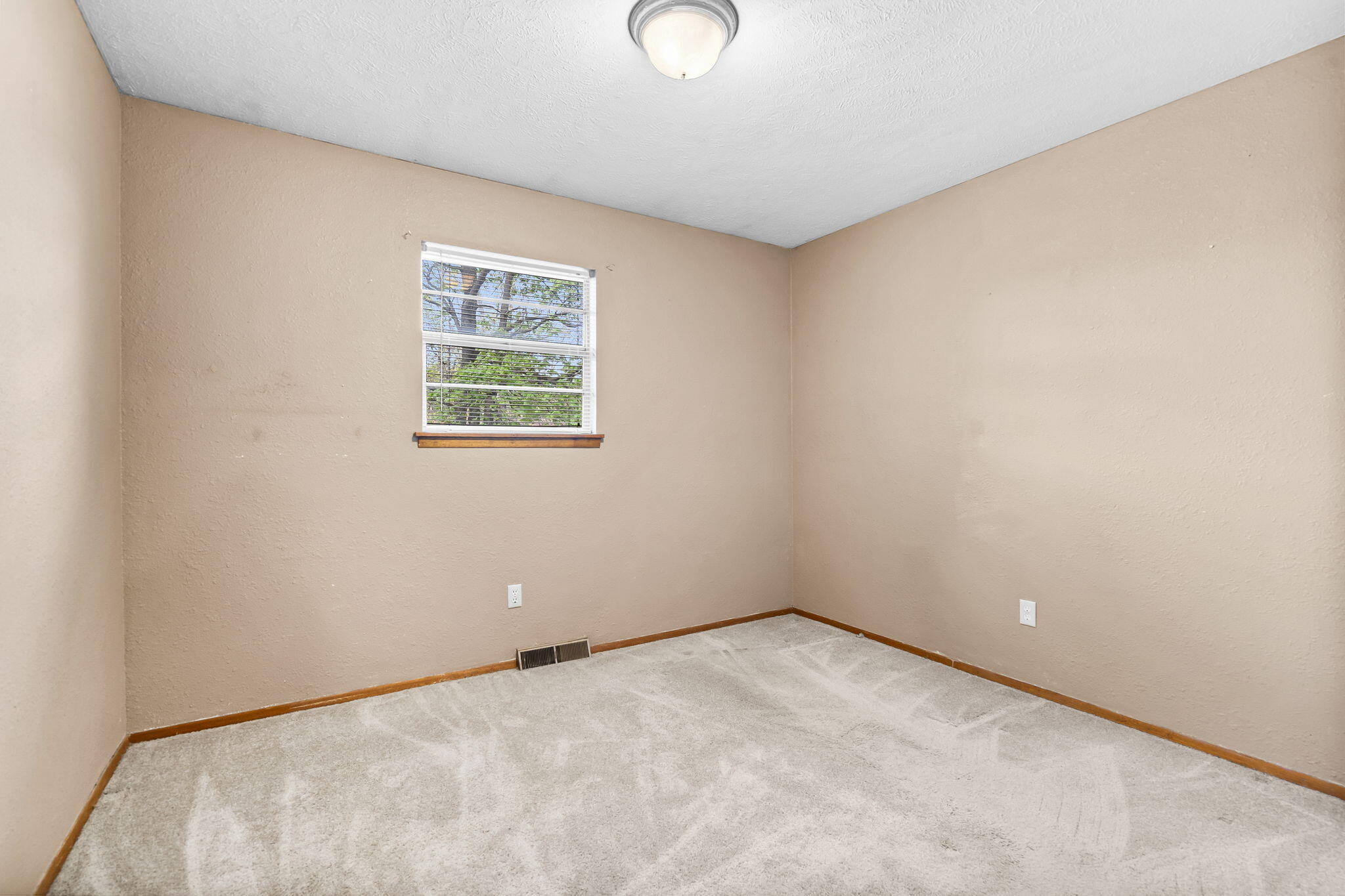 3144 North Pierce Avenue Property Photo 15