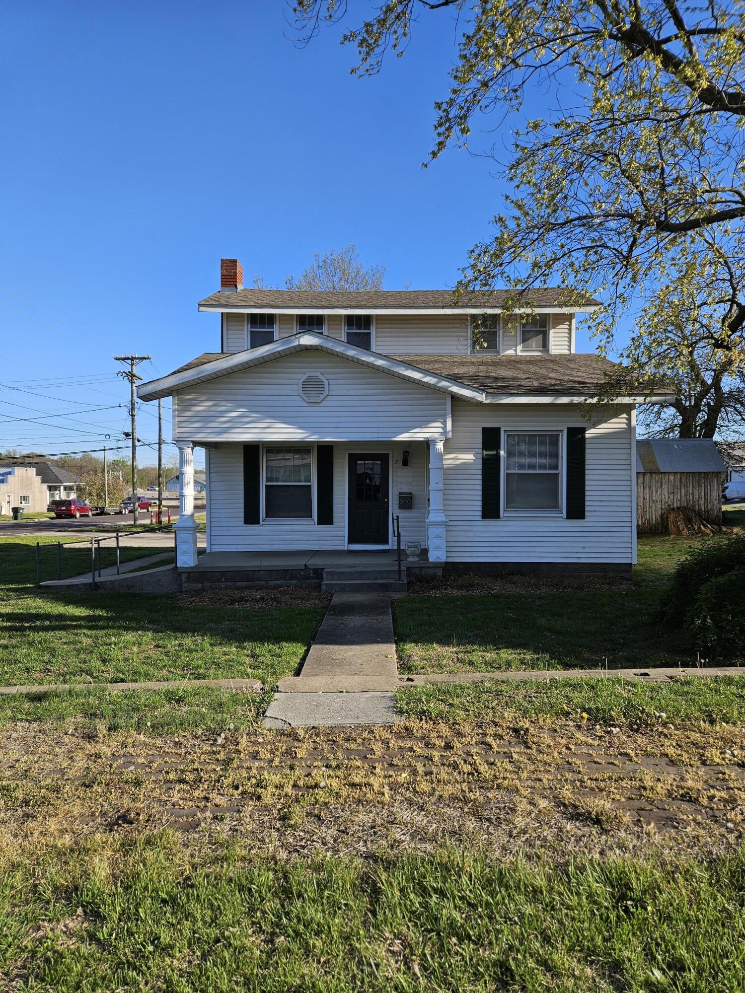 7 East Broadway Property Photo 1