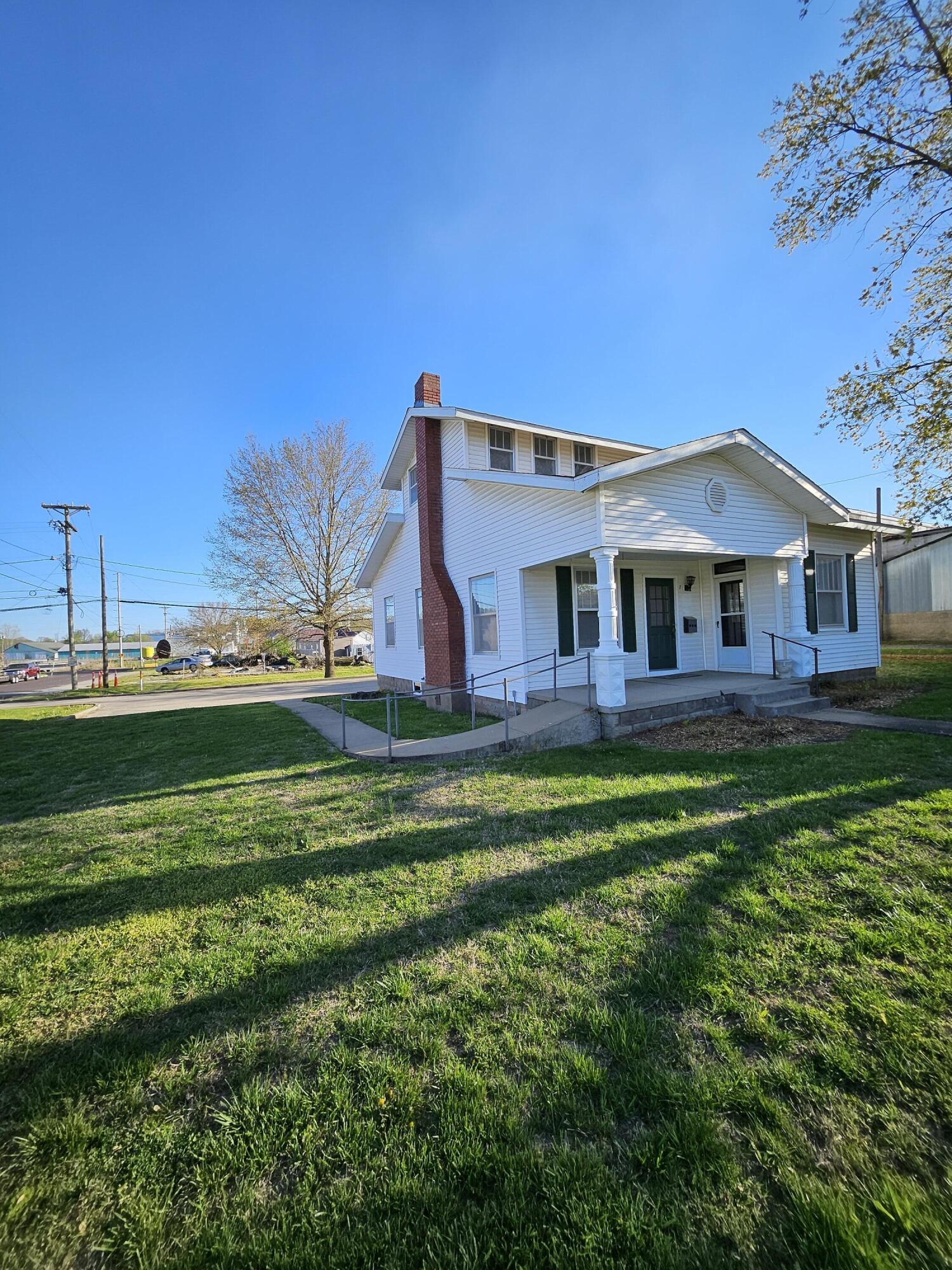 7 East Broadway Property Photo 2