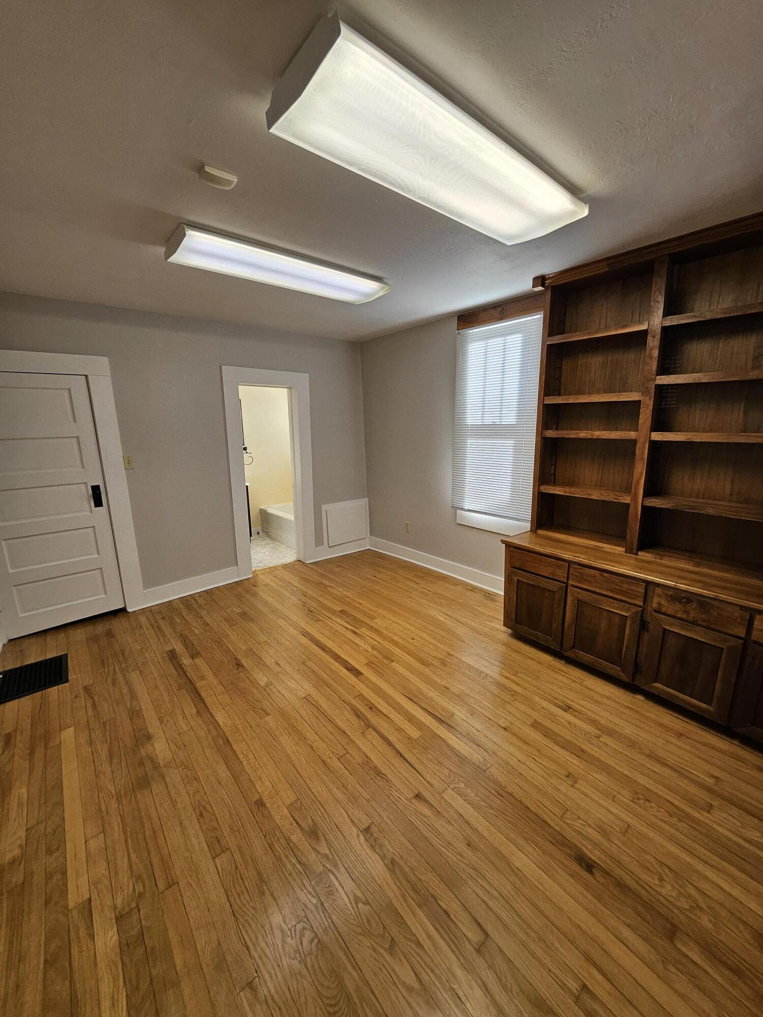 7 East Broadway Property Photo 15
