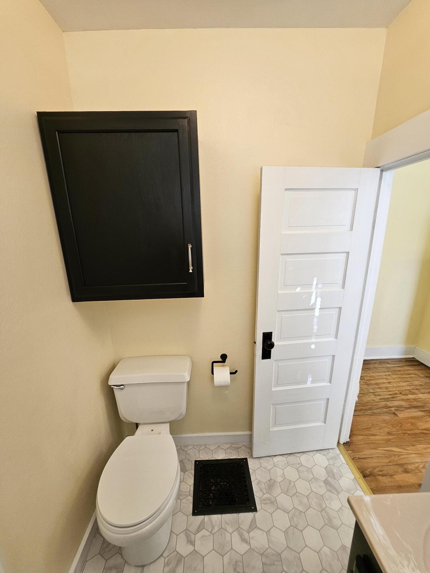 7 East Broadway Property Photo 19