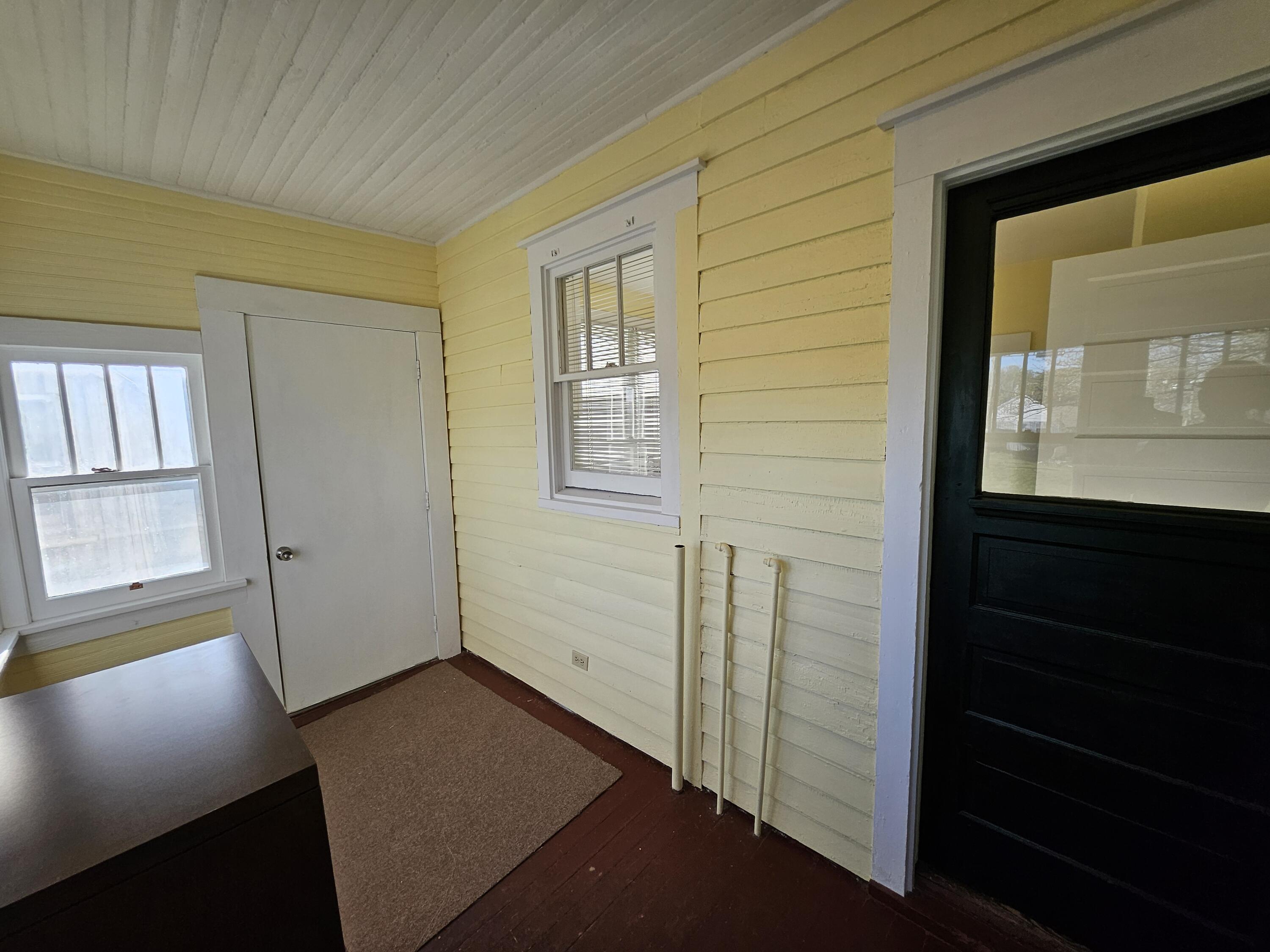 7 East Broadway Property Photo 28