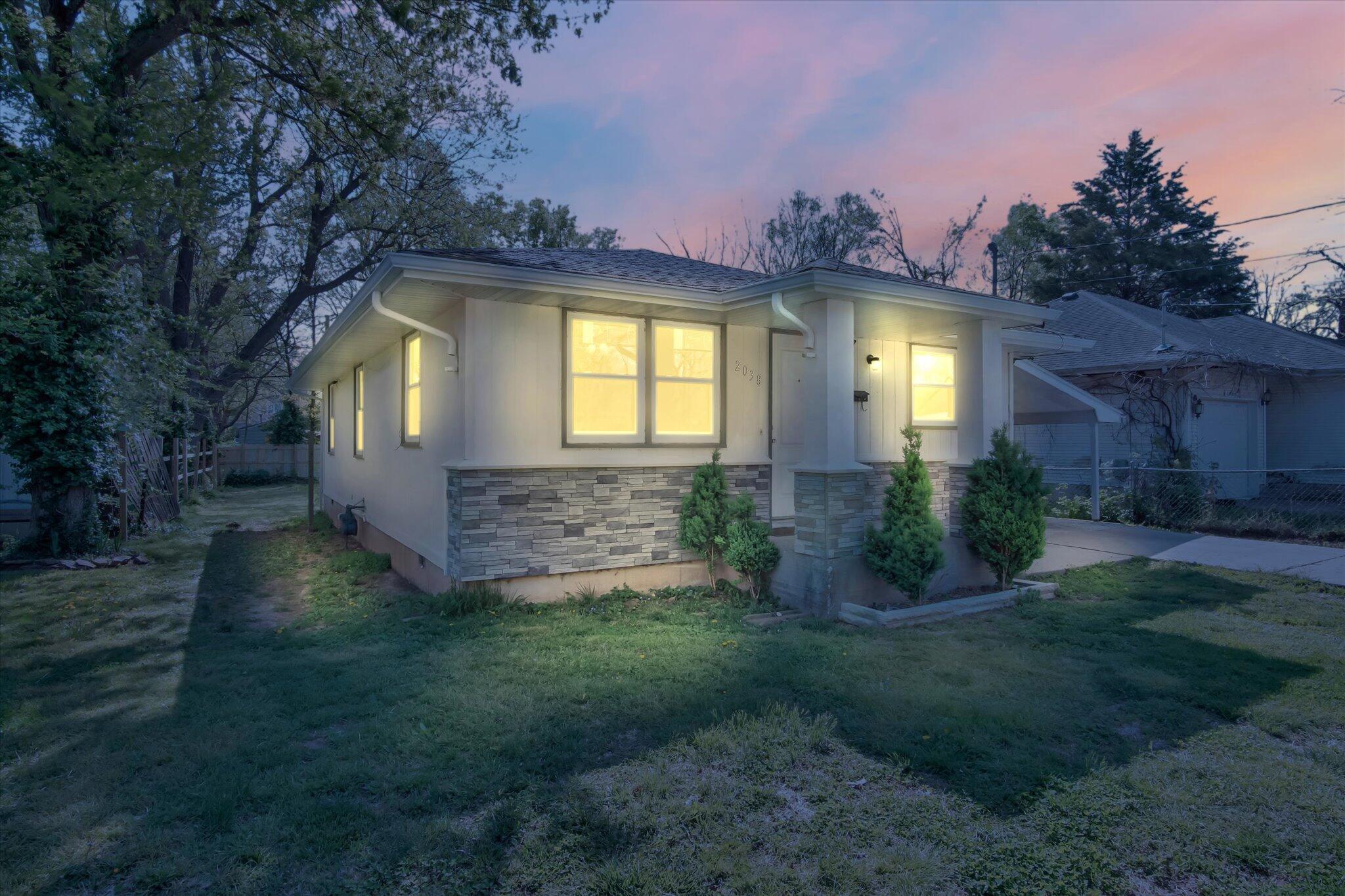 2038 North Park Avenue Property Photo 2