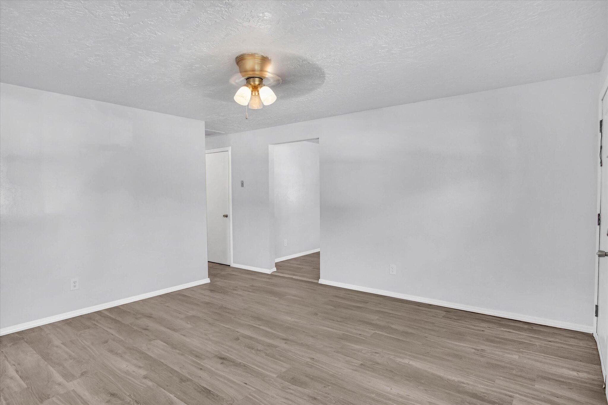 2038 North Park Avenue Property Photo 7
