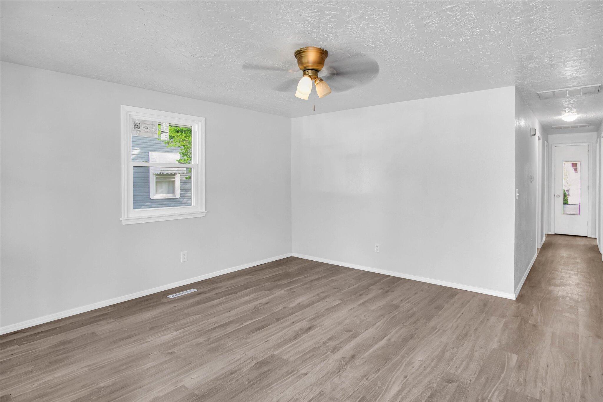 2038 North Park Avenue Property Photo 8
