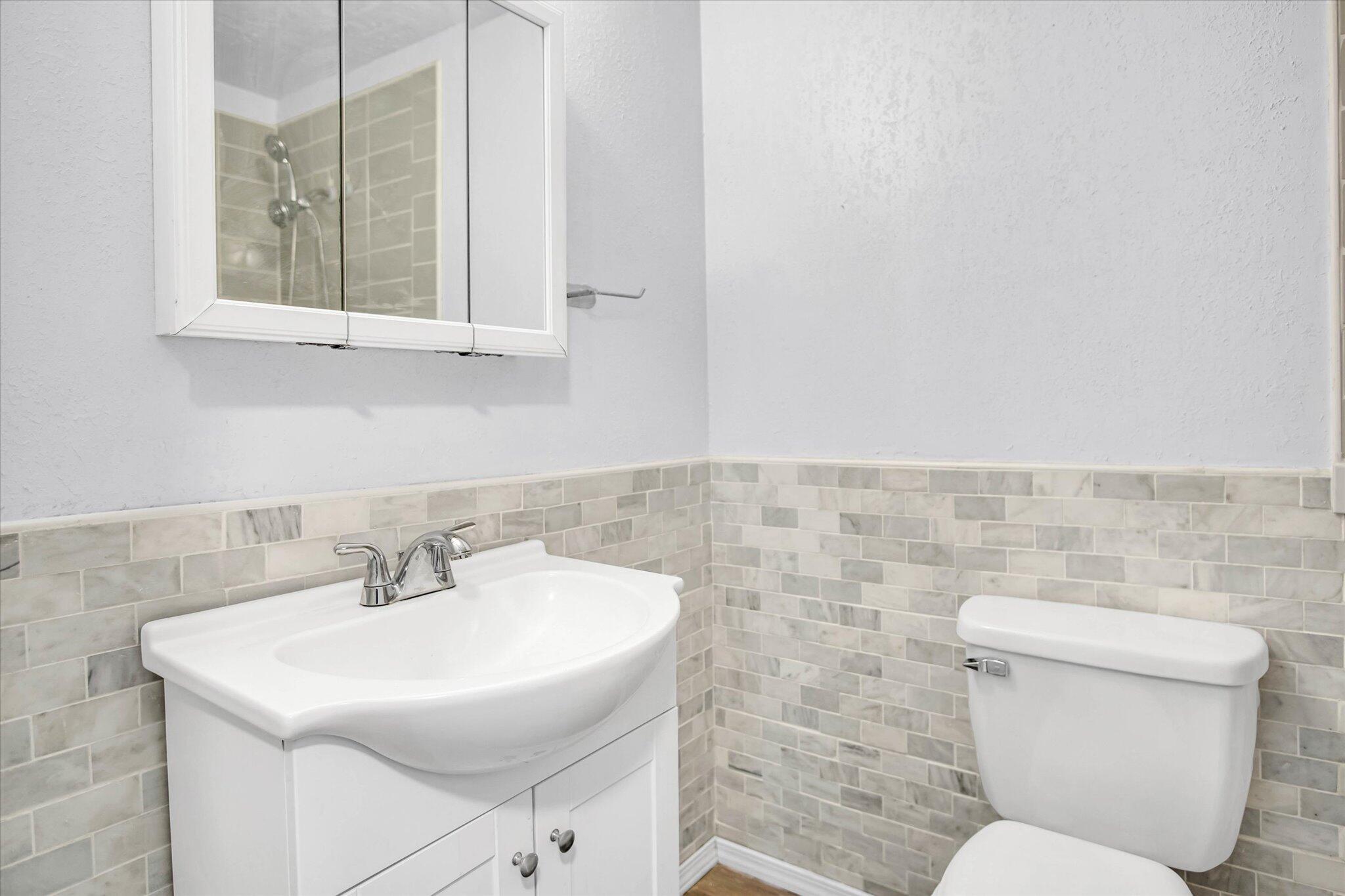 2038 North Park Avenue Property Photo 11