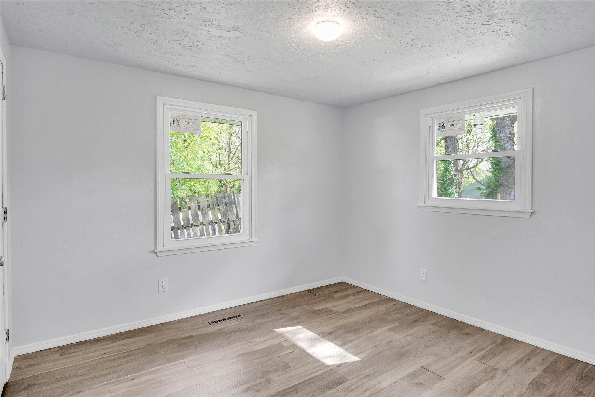 2038 North Park Avenue Property Photo 12