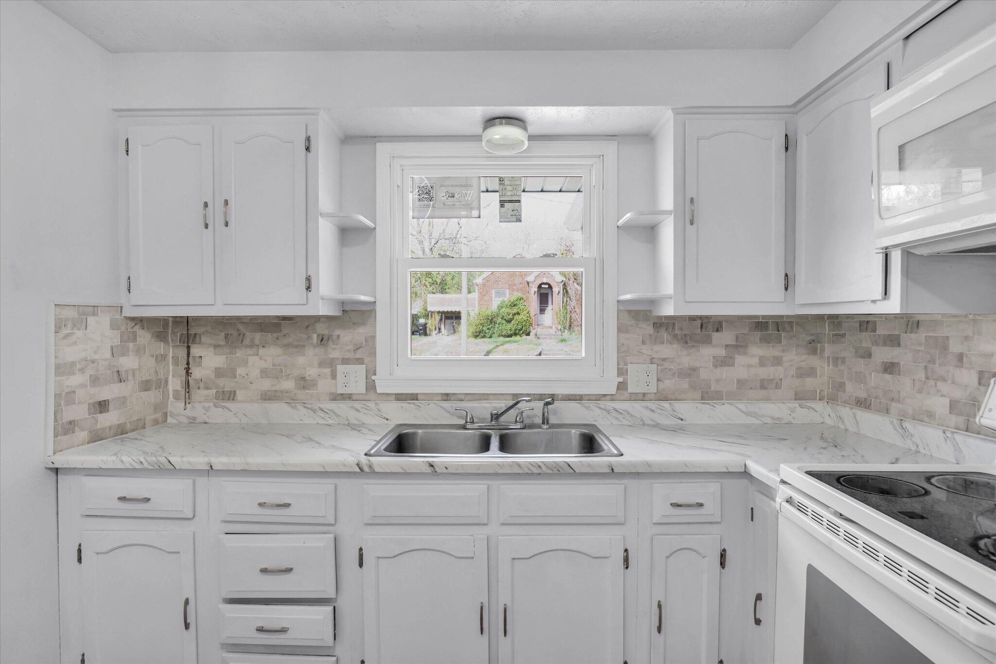 2038 North Park Avenue Property Photo 17