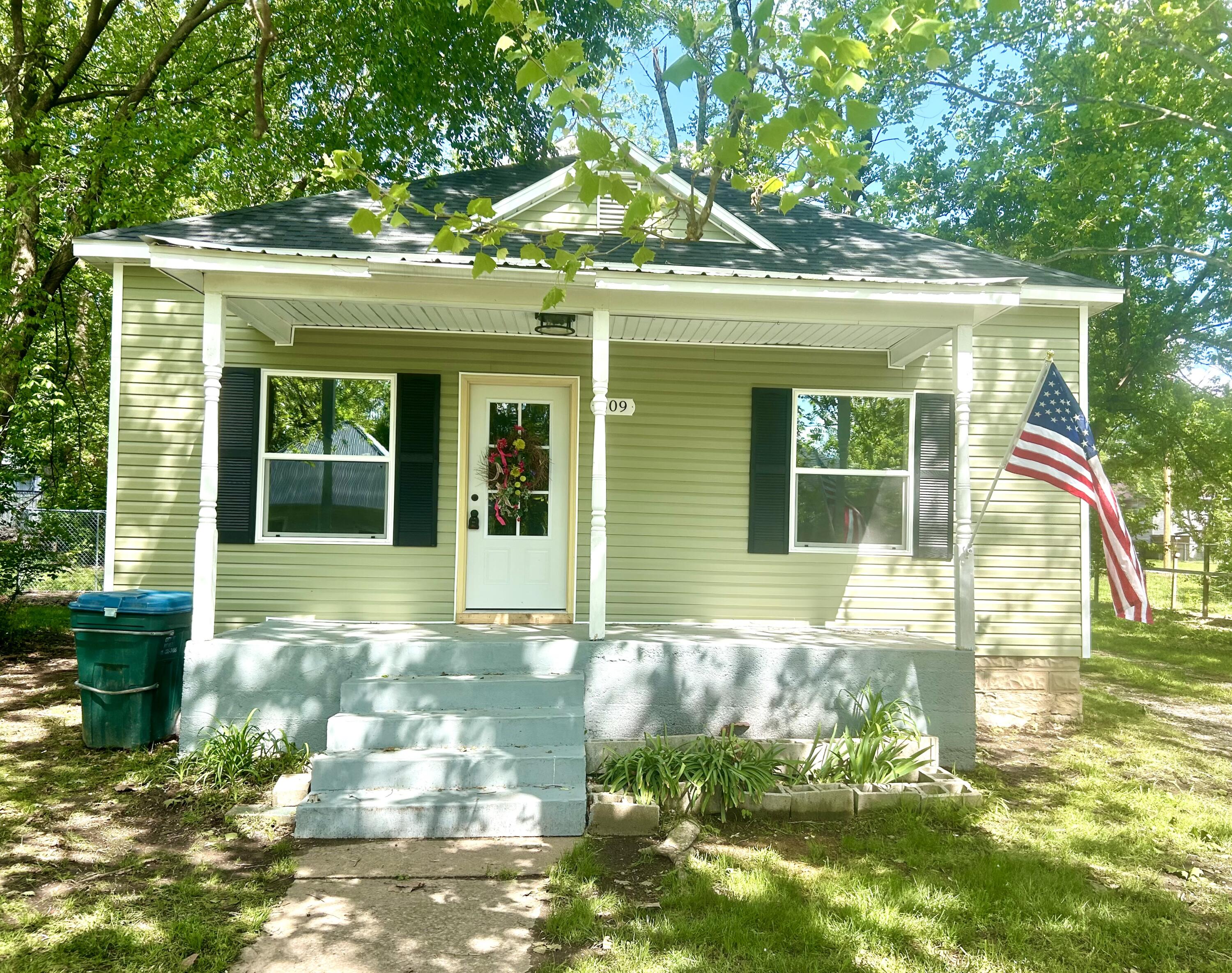 609 Euclid Avenue Property Photo 1