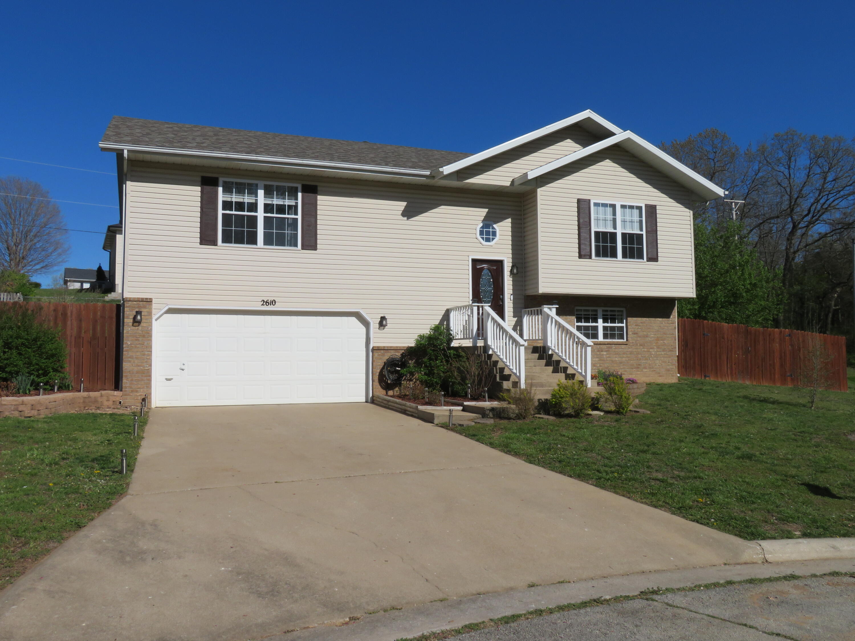 2610 South Lotus Street Property Photo 2