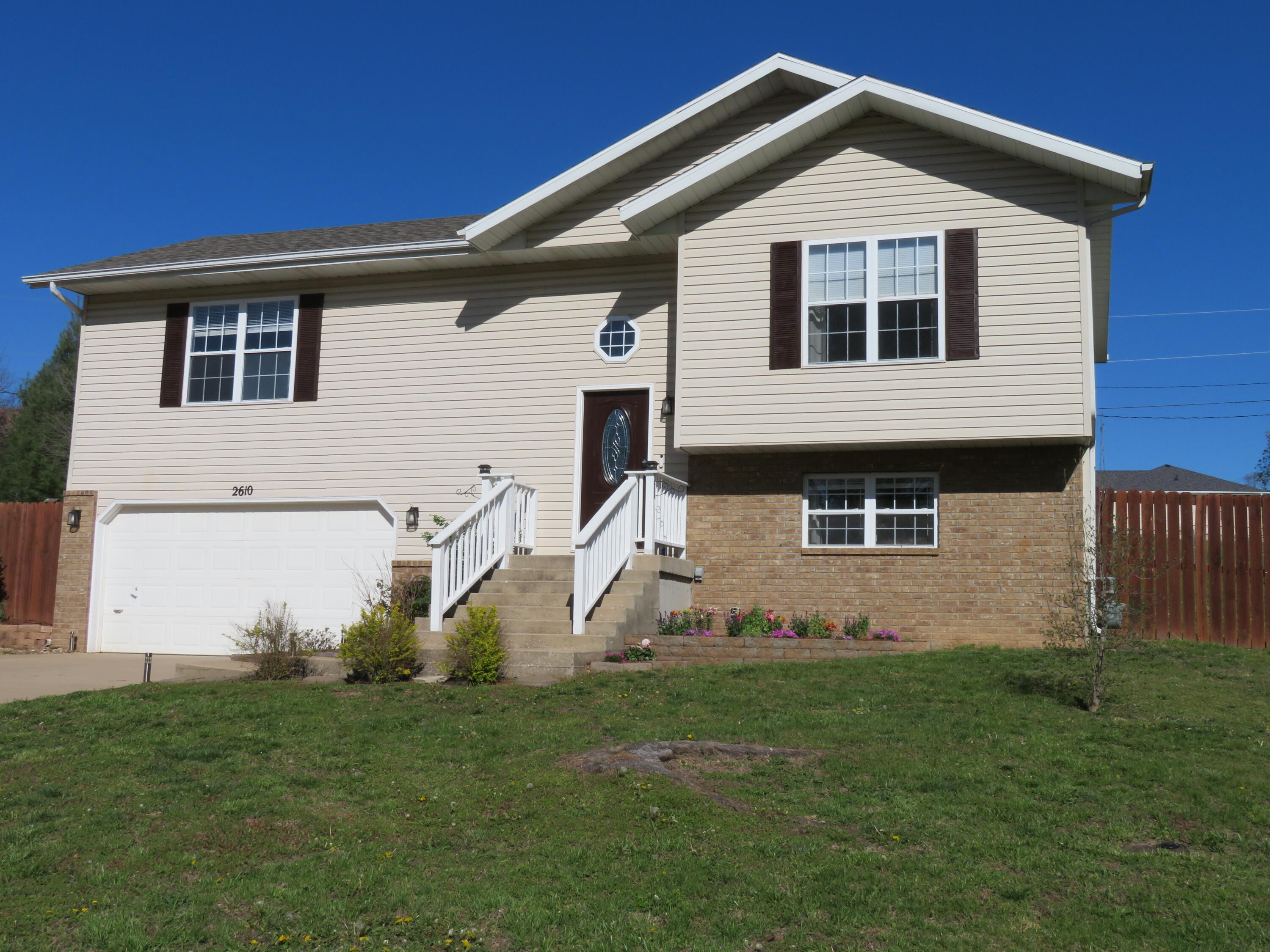 2610 South Lotus Street Property Photo 4