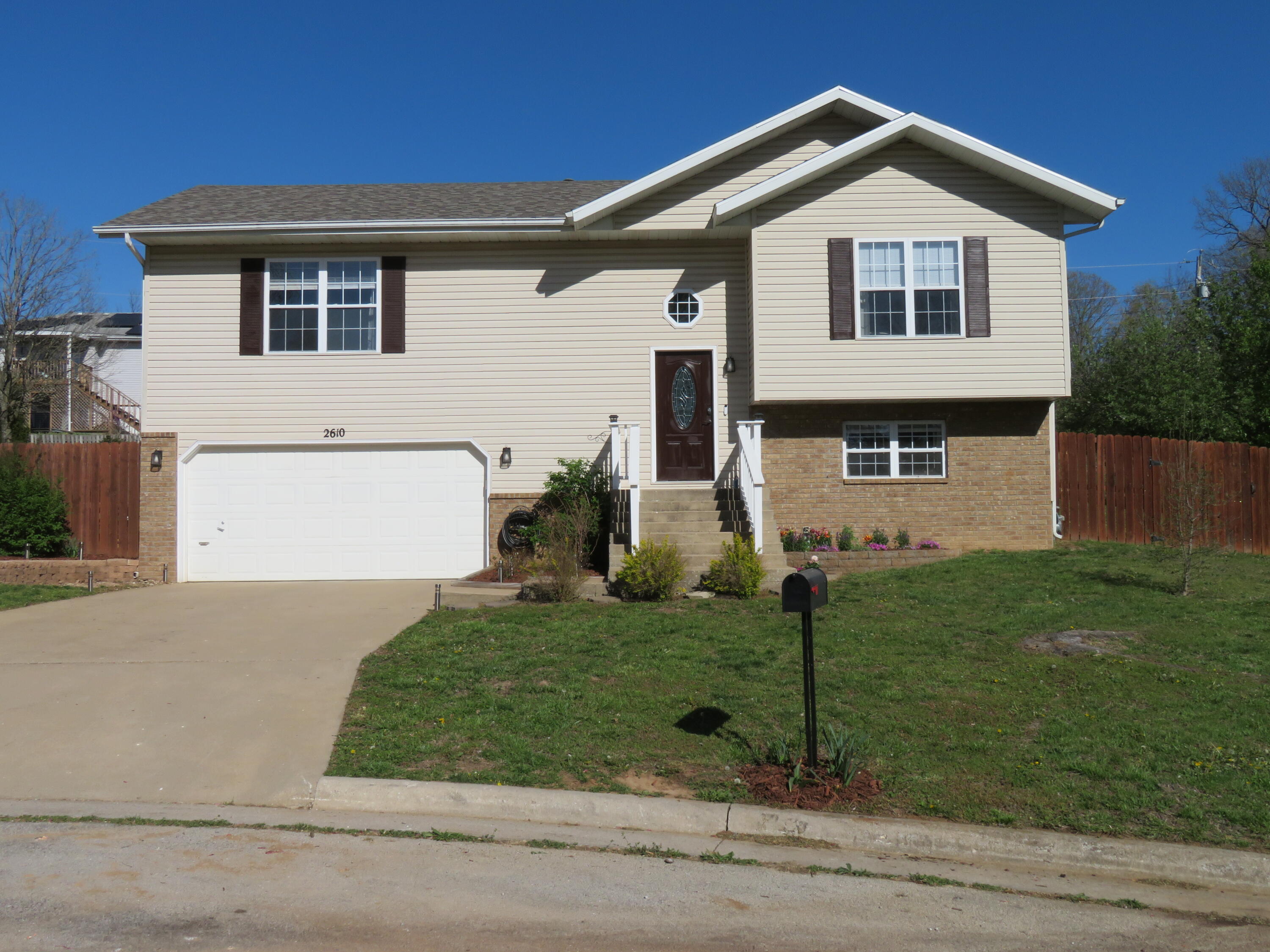 2610 South Lotus Street Property Photo 7