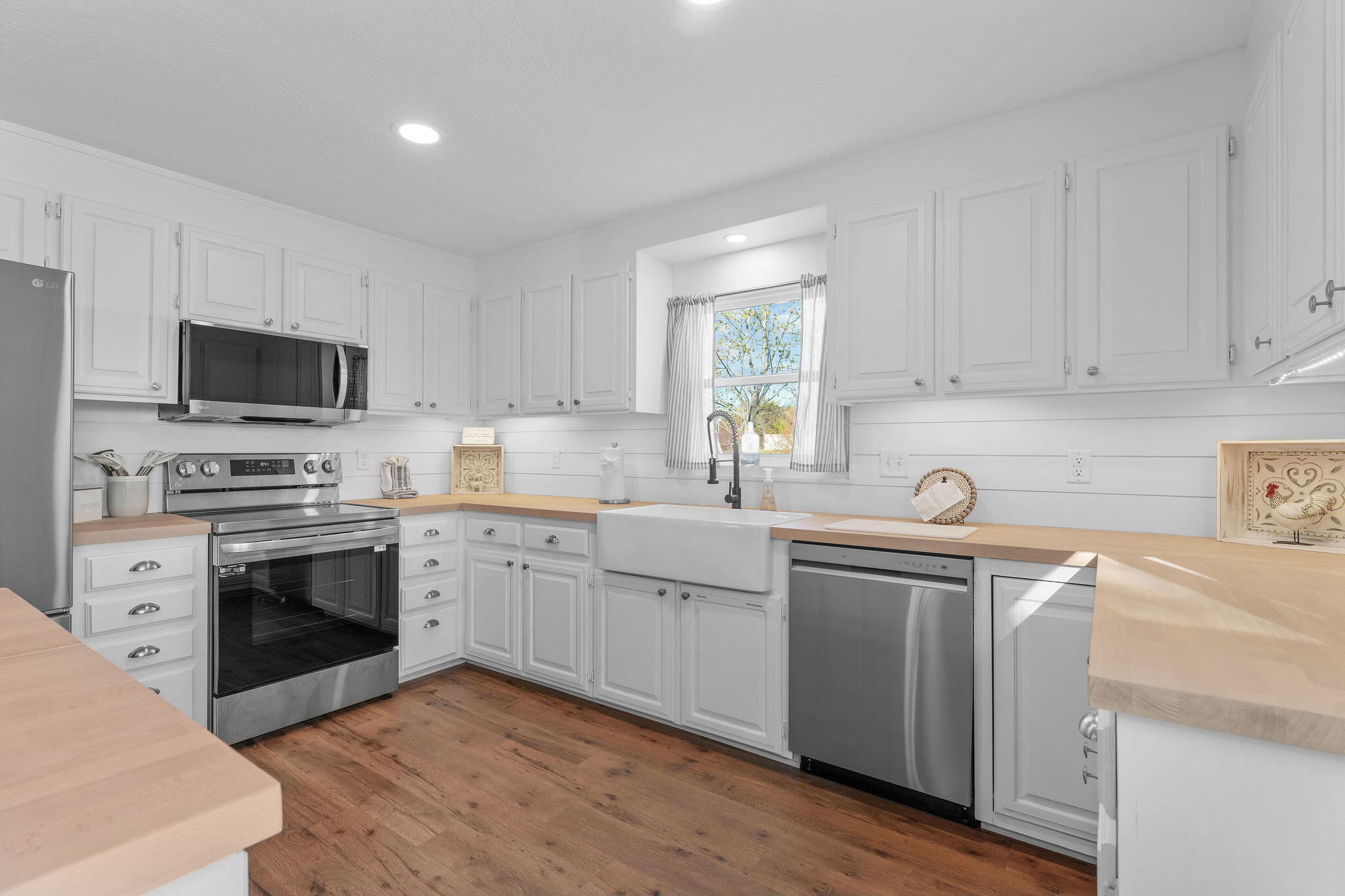 6246 Burlington Loop Property Photo 16