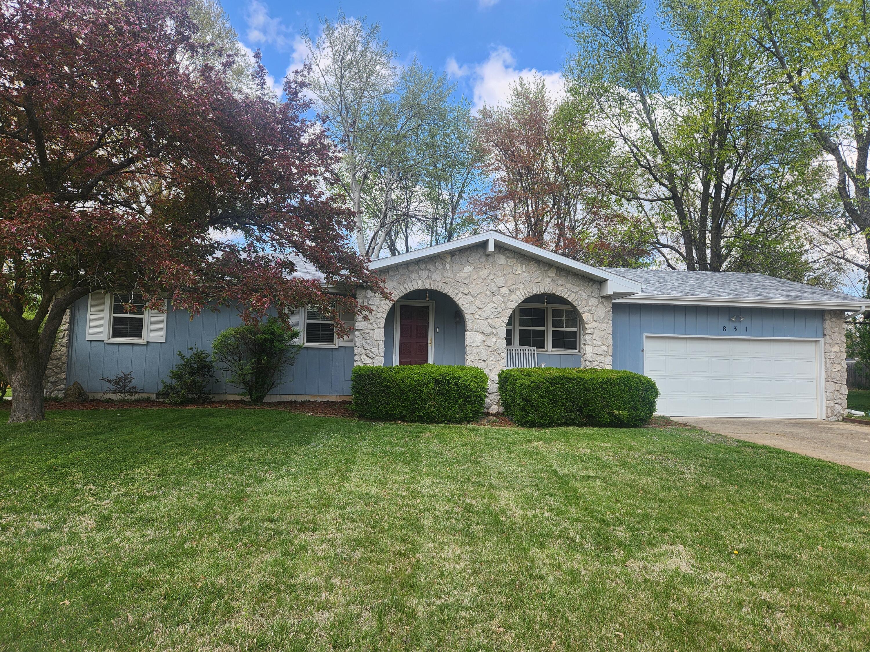 831 East Burford Street Property Photo